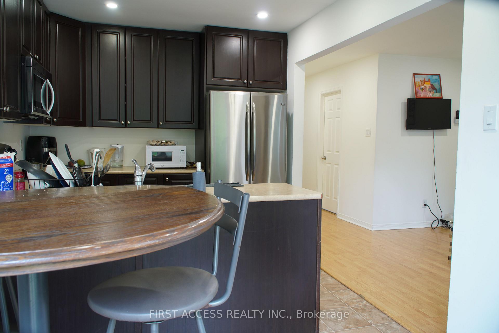 Photo 25 of 9 Rosenfeld Drive, Barrie, Grove East — HOMEH