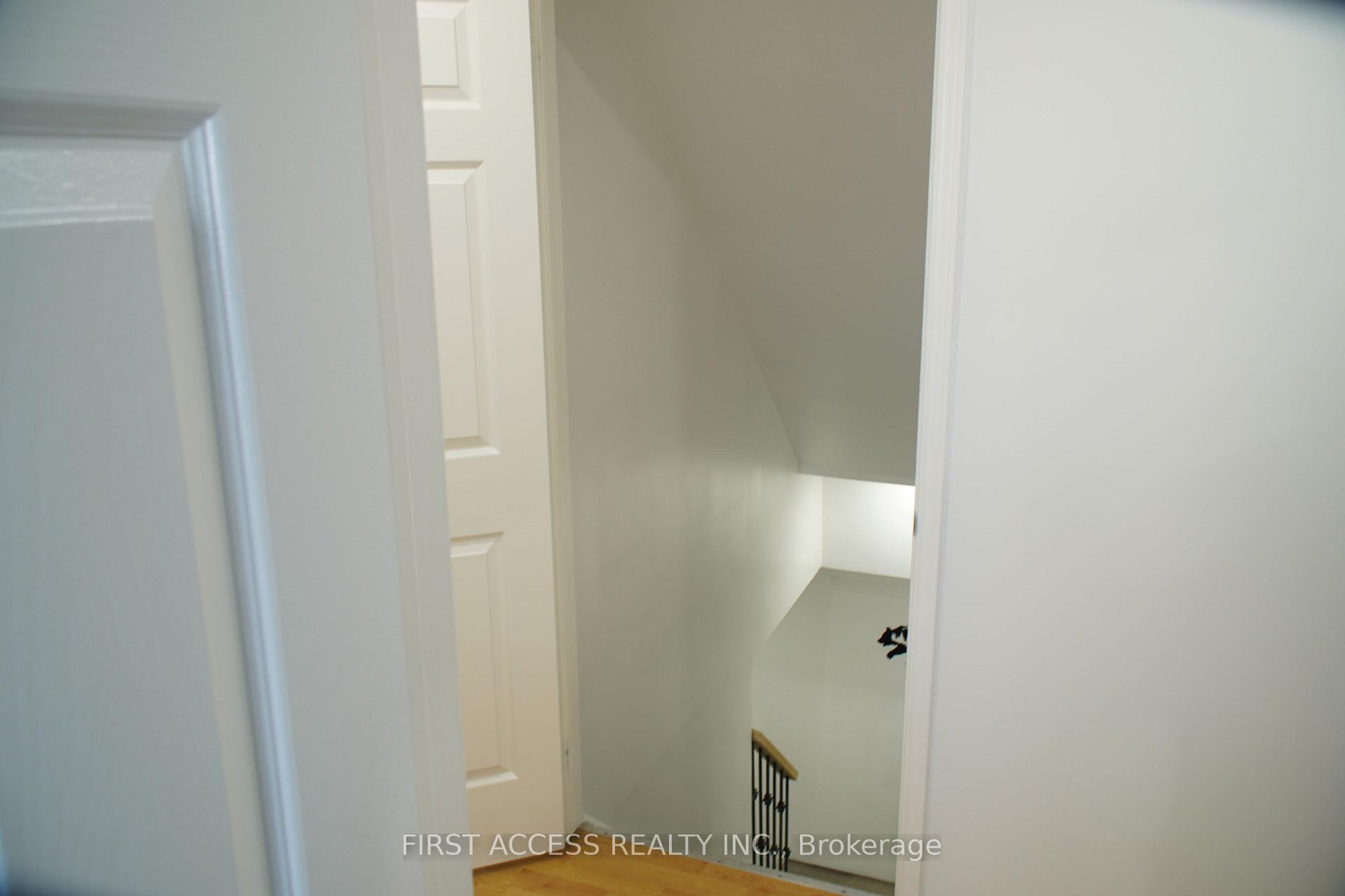 Photo 32 of 9 Rosenfeld Drive, Barrie, Grove East — HOMEH