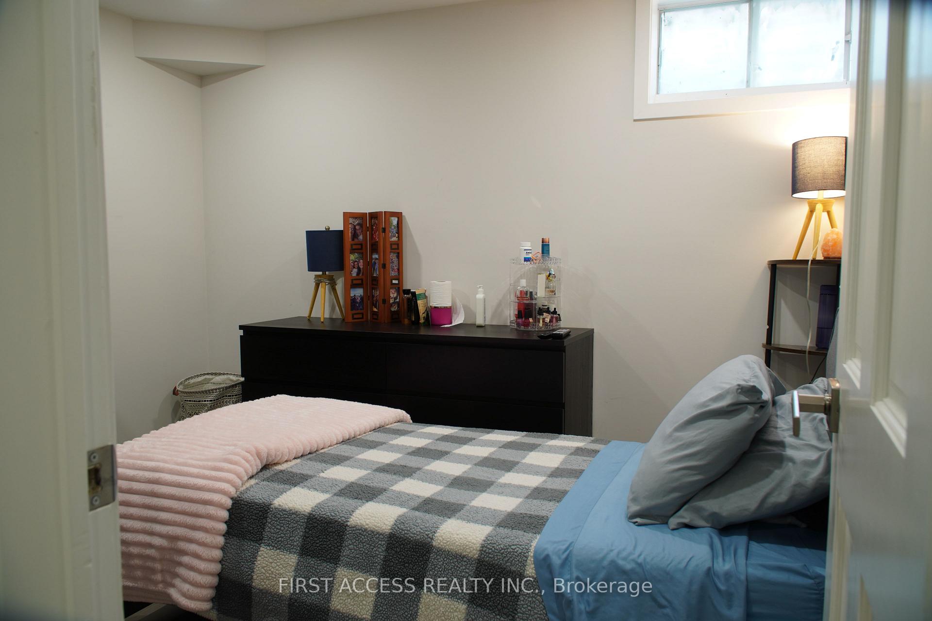 Photo 35 of 9 Rosenfeld Drive, Barrie, Grove East — HOMEH