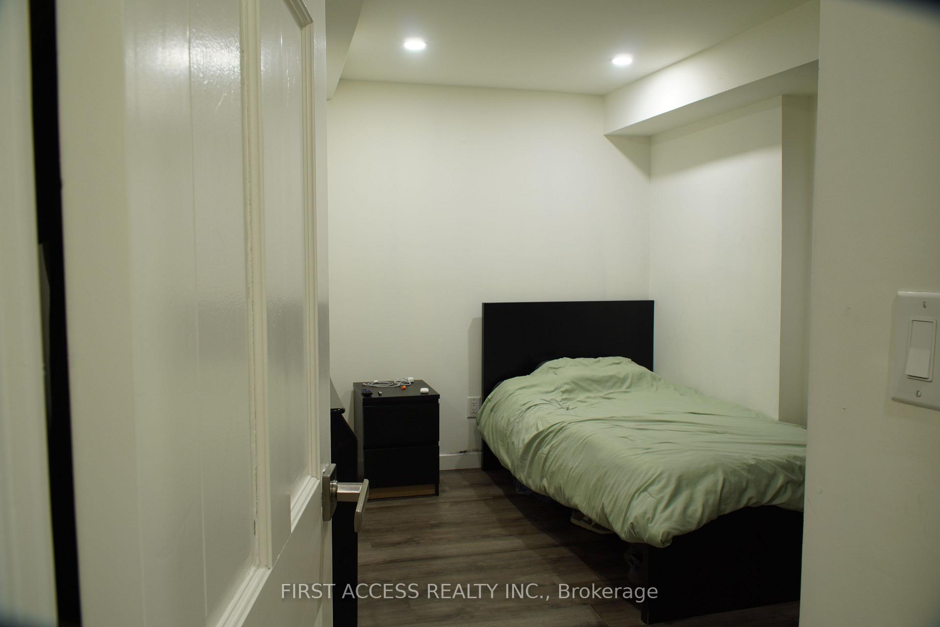 Photo 36 of 9 Rosenfeld Drive, Barrie, Grove East — HOMEH