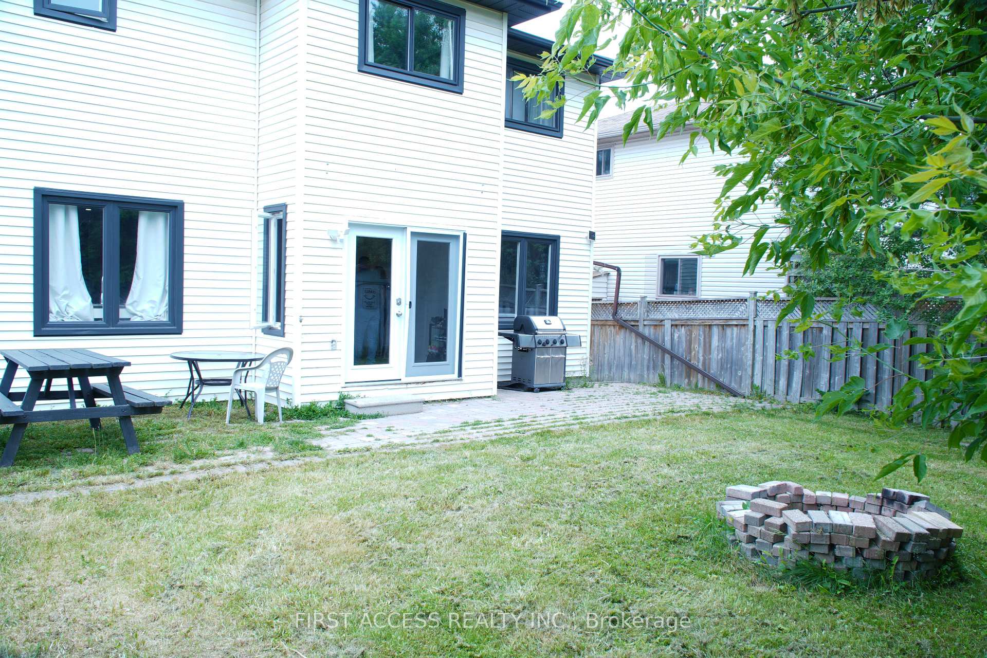 Photo 43 of 9 Rosenfeld Drive, Barrie, Grove East — HOMEH