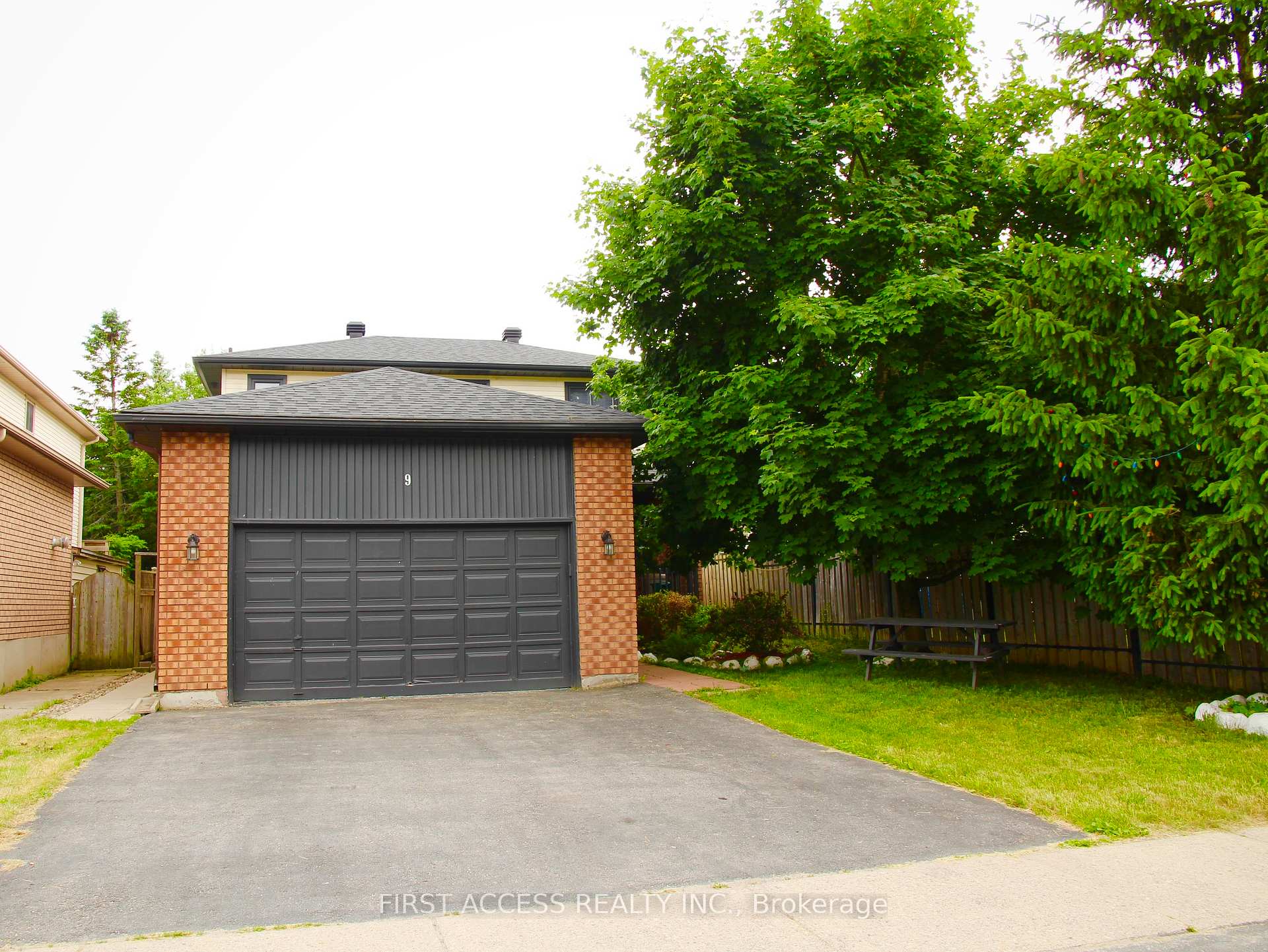 Photo 45 of 9 Rosenfeld Drive, Barrie, Grove East — HOMEH