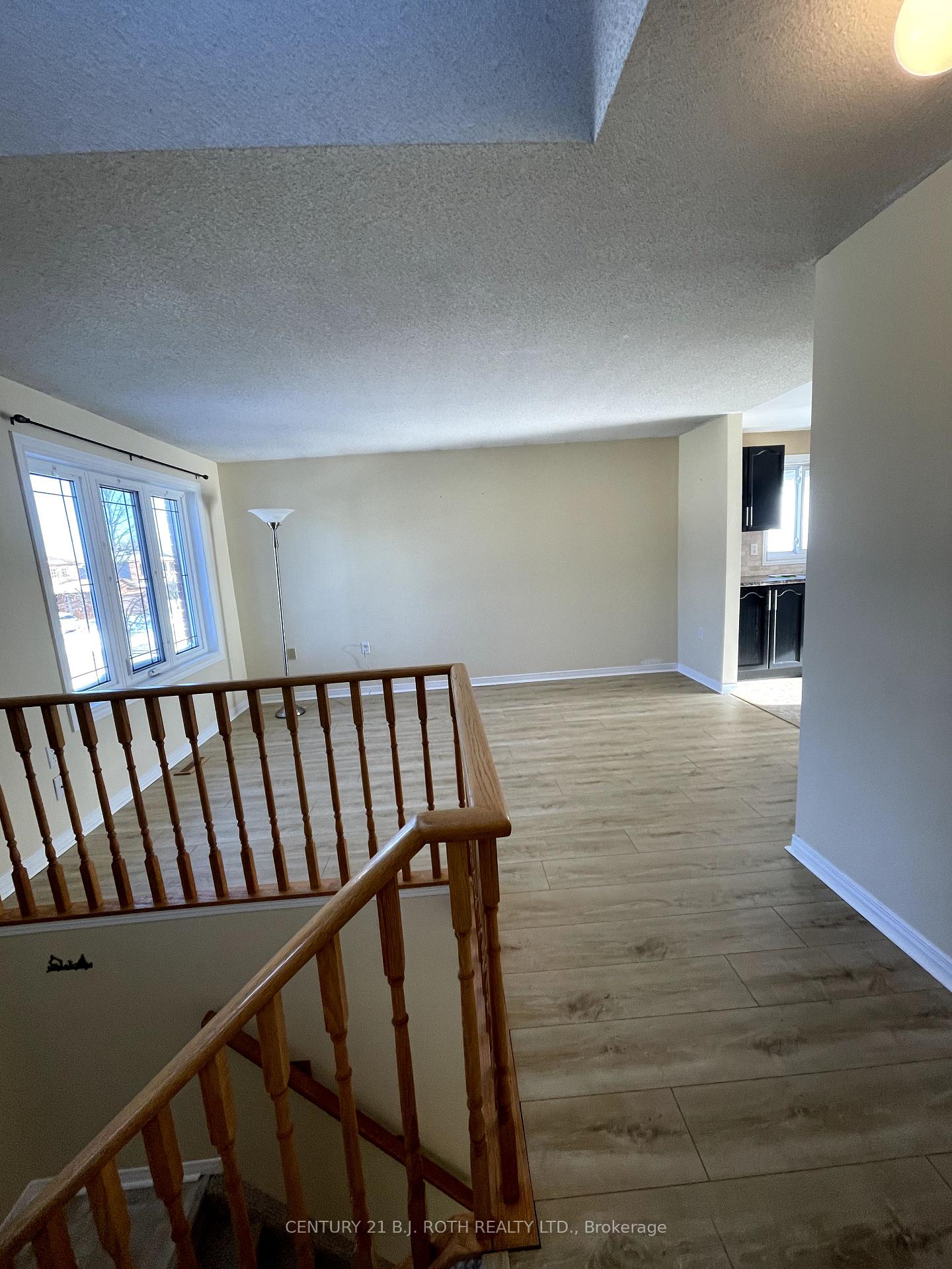 Photo 4 of 61 Arthur Avenue, Barrie, Grove East — HOMEH