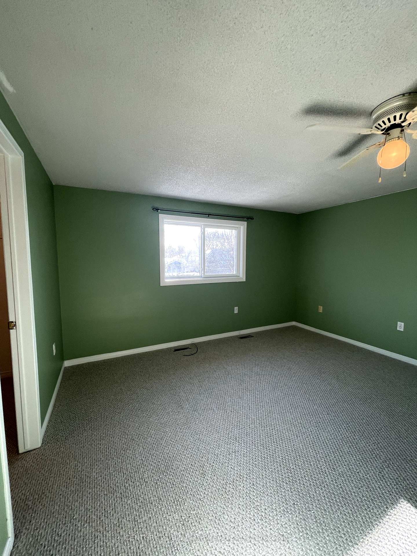 Photo 11 of 61 Arthur Avenue, Barrie, Grove East — HOMEH