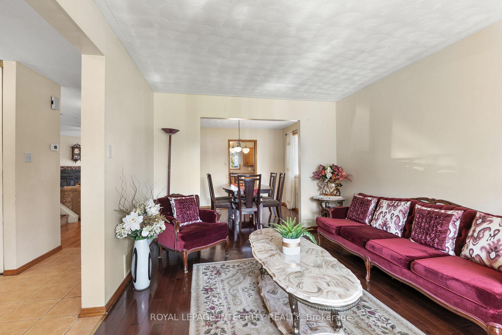 Photo 6 of 1499 Goth Avenue, Ottawa, Sawmill Creek/Timbermill — HOMEH