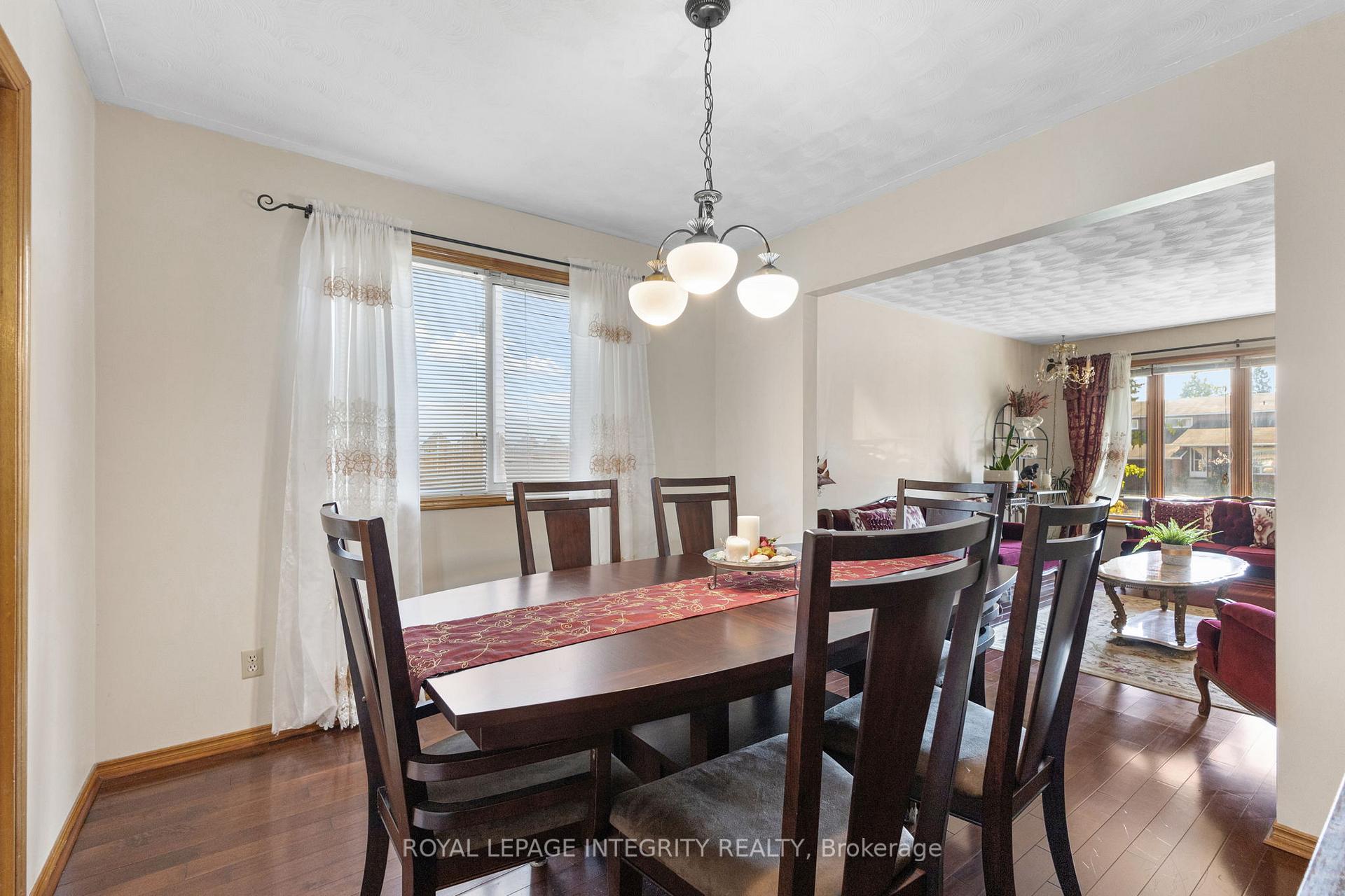 Photo 4 of 1499 Goth Avenue, Ottawa, Sawmill Creek/Timbermill — HOMEH