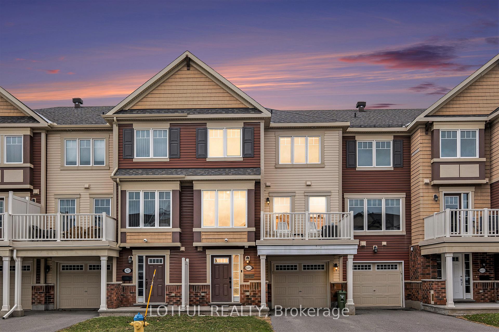 Front of 625 Bluegill Avenue