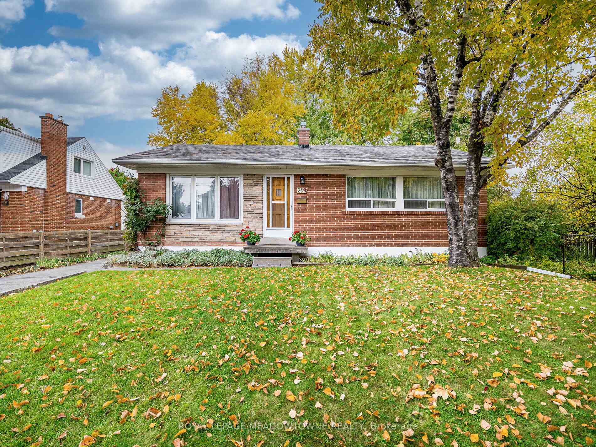 Photo 1 of 20 Erlesmere Avenue, Brampton, Brampton East — HOMEH