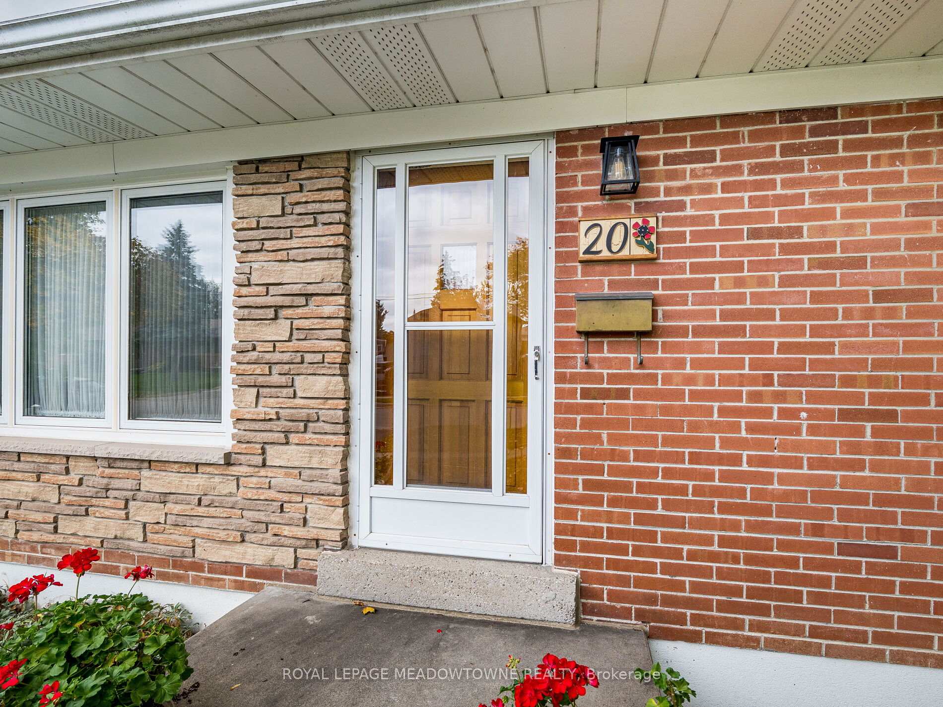 Photo 14 of 20 Erlesmere Avenue, Brampton, Brampton East — HOMEH