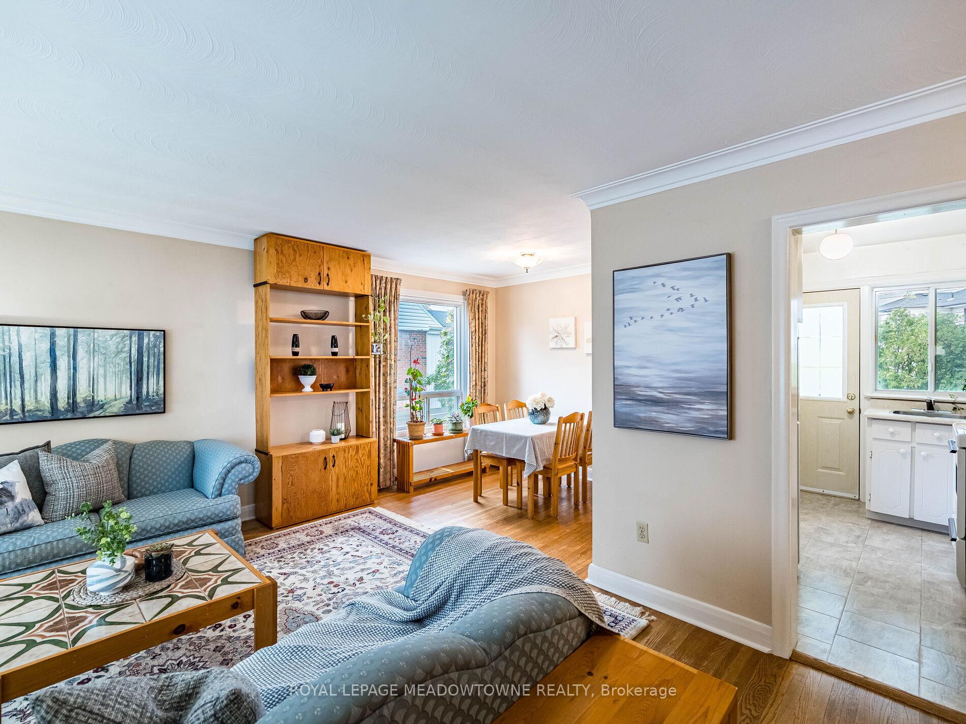 Photo 11 of 20 Erlesmere Avenue, Brampton, Brampton East — HOMEH