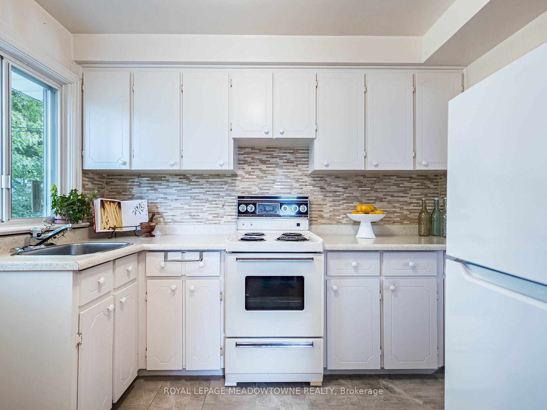 Photo 21 of 20 Erlesmere Avenue, Brampton, Brampton East — HOMEH