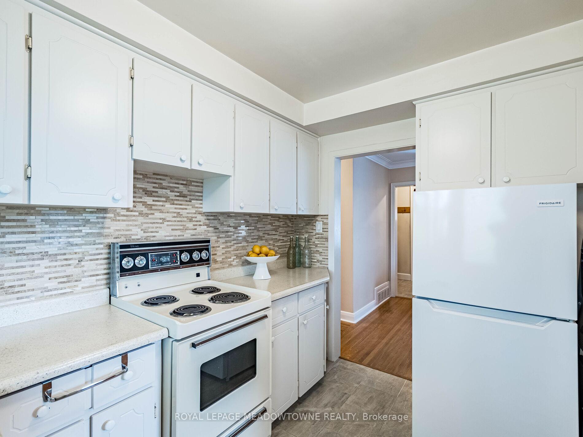 Photo 17 of 20 Erlesmere Avenue, Brampton, Brampton East — HOMEH