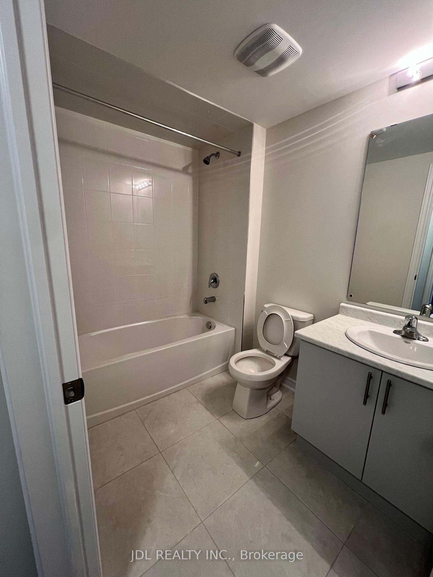 Photo 4 of Unit 1 26 Hylton Drive, Barrie, Rural Barrie Southeast — HOMEH