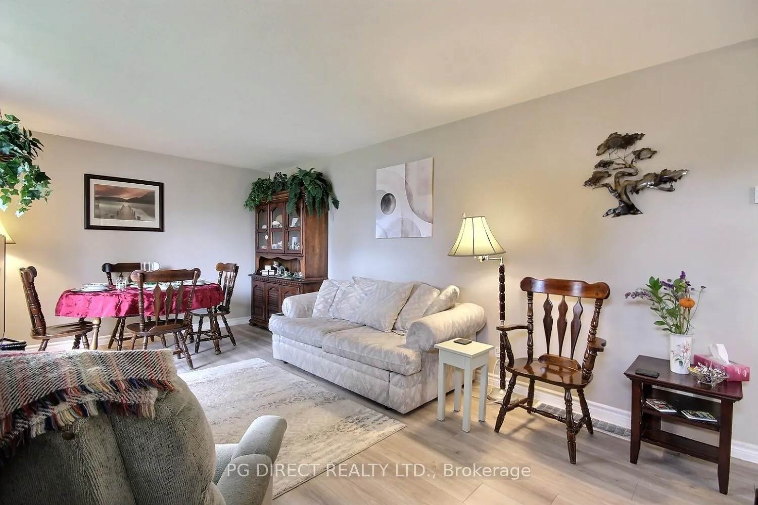 Photo 6 of 28 Dufferin Street, Brighton, Brighton (Town) — HOMEH
