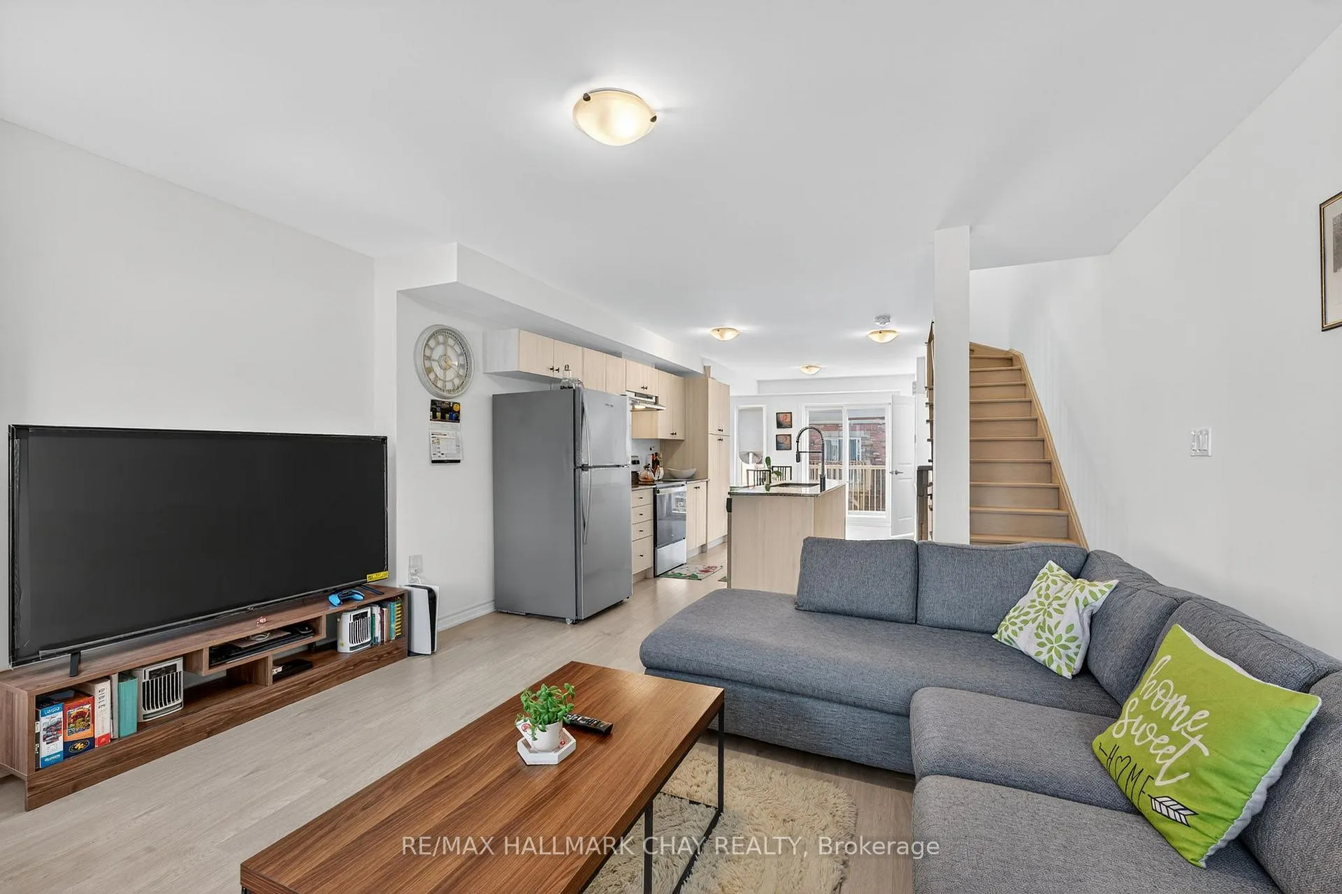 Photo 19 of 7 Tobias Lane, Barrie, Rural Barrie Southeast — HOMEH