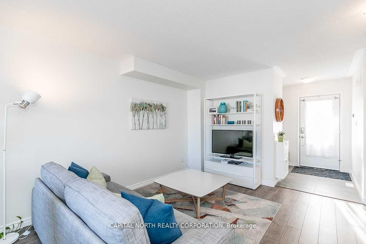 Photo 4 of 32 Gadwall Avenue, Barrie, Painswick South — HOMEH