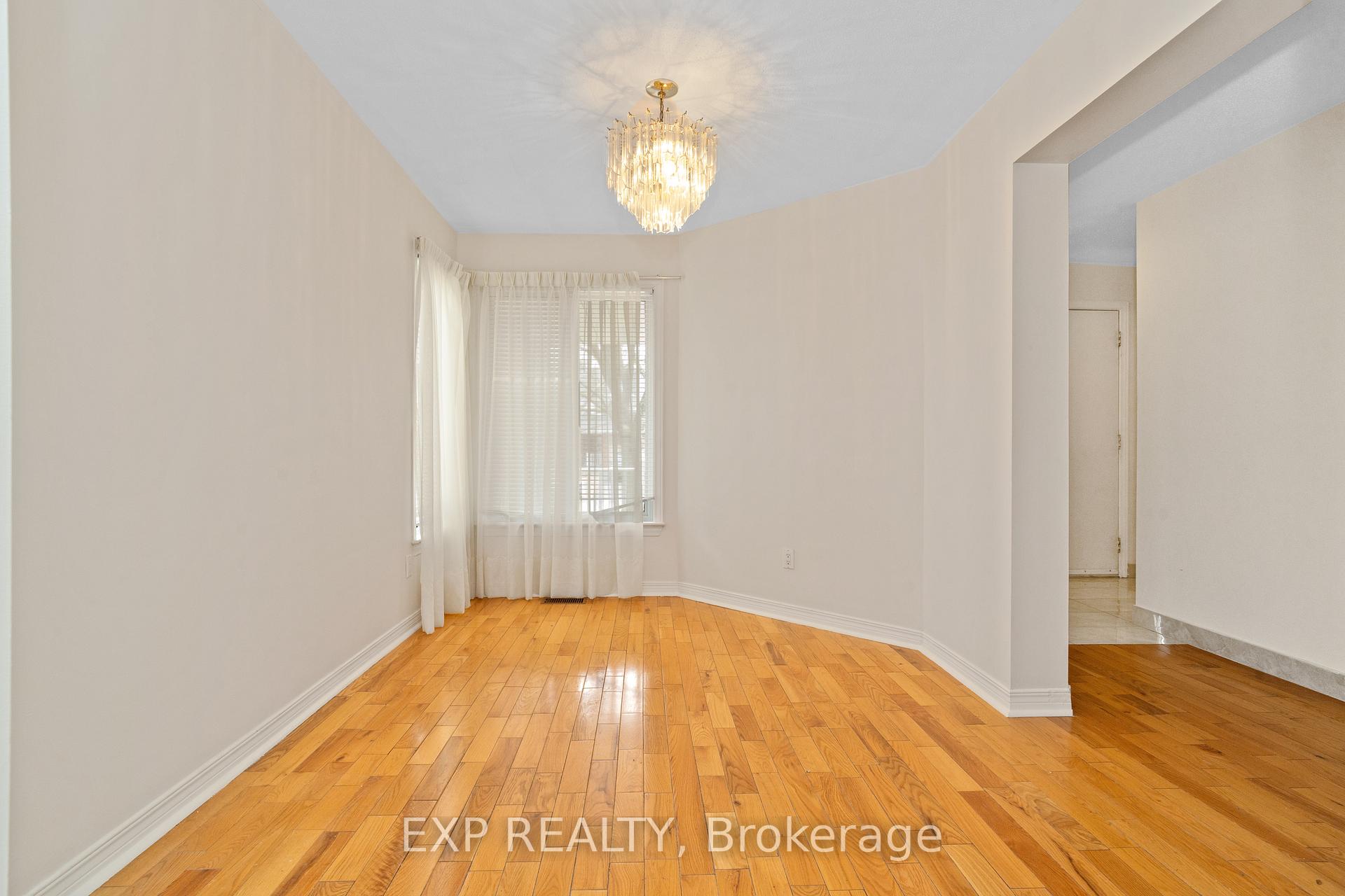Photo 3 of 170 Markland Crescent, Ottawa, Barrhaven East — HOMEH
