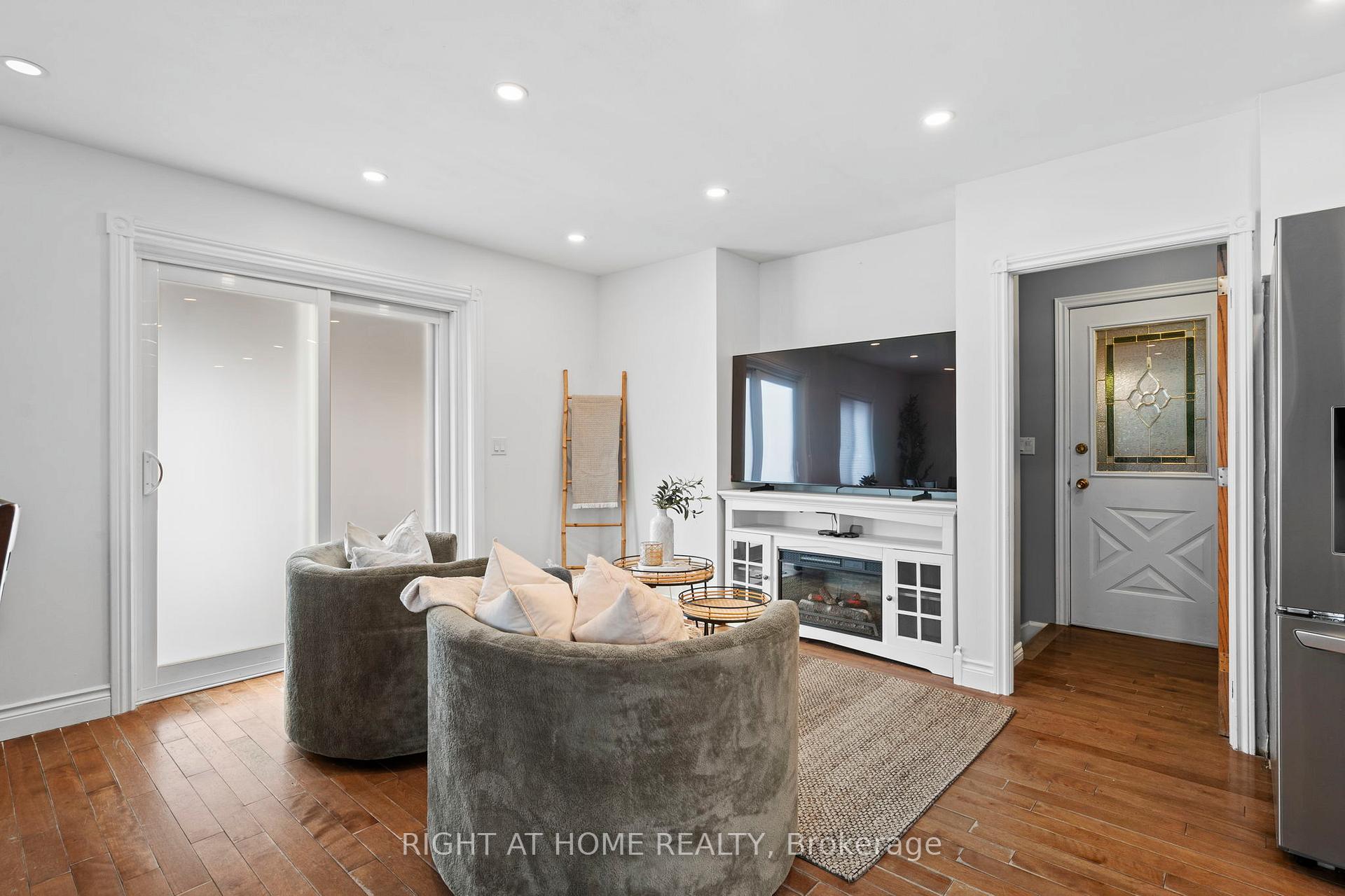Photo 13 of 110 Ontario Street, Clarington, Bowmanville — HOMEH