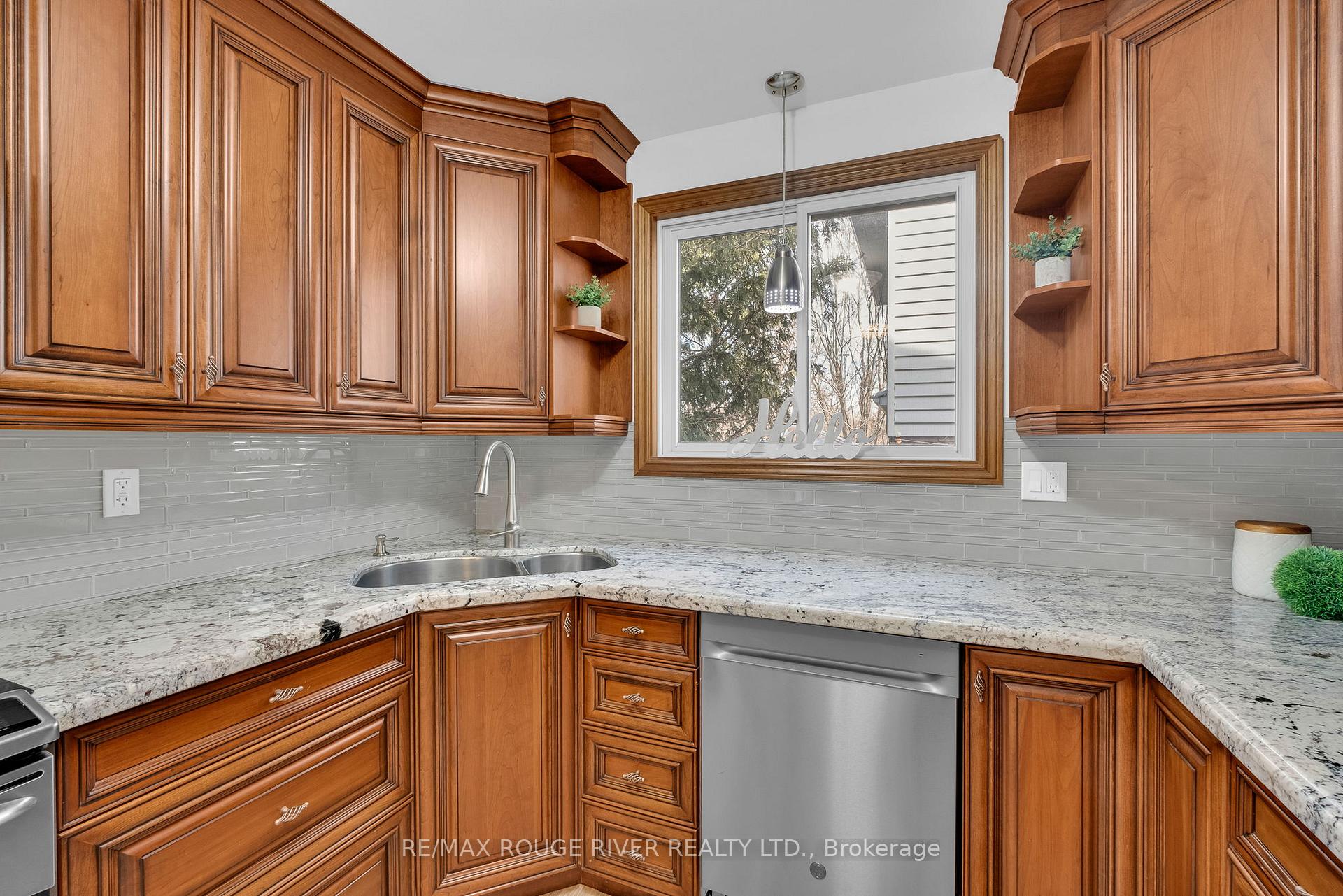 Photo 12 of 4 Spry Avenue, Clarington, Bowmanville — HOMEH