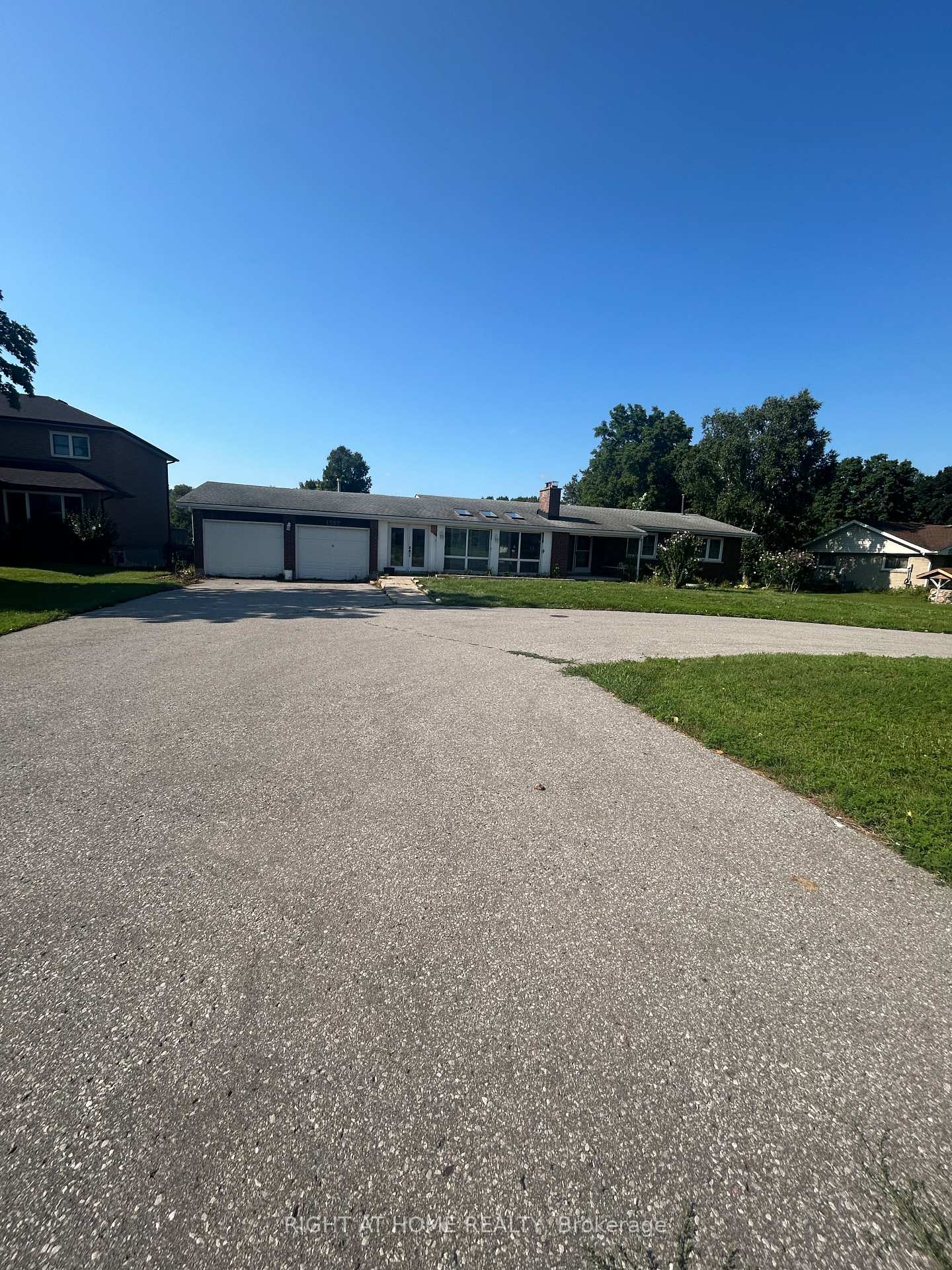Photo 1 of 1592 Highway # 2 Street, Clarington, Courtice — HOMEH