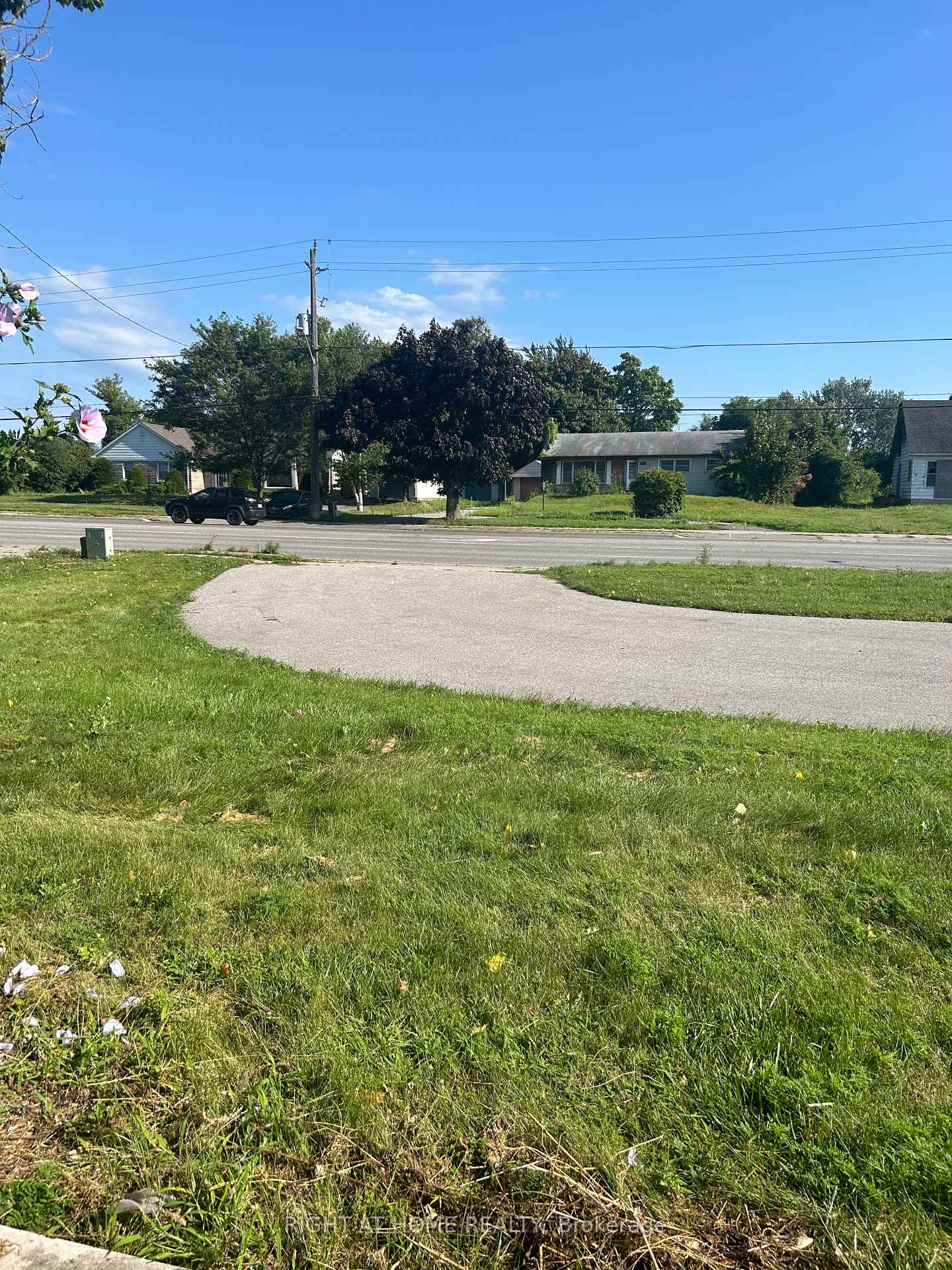 Photo 2 of 1592 Highway # 2 Street, Clarington, Courtice — HOMEH