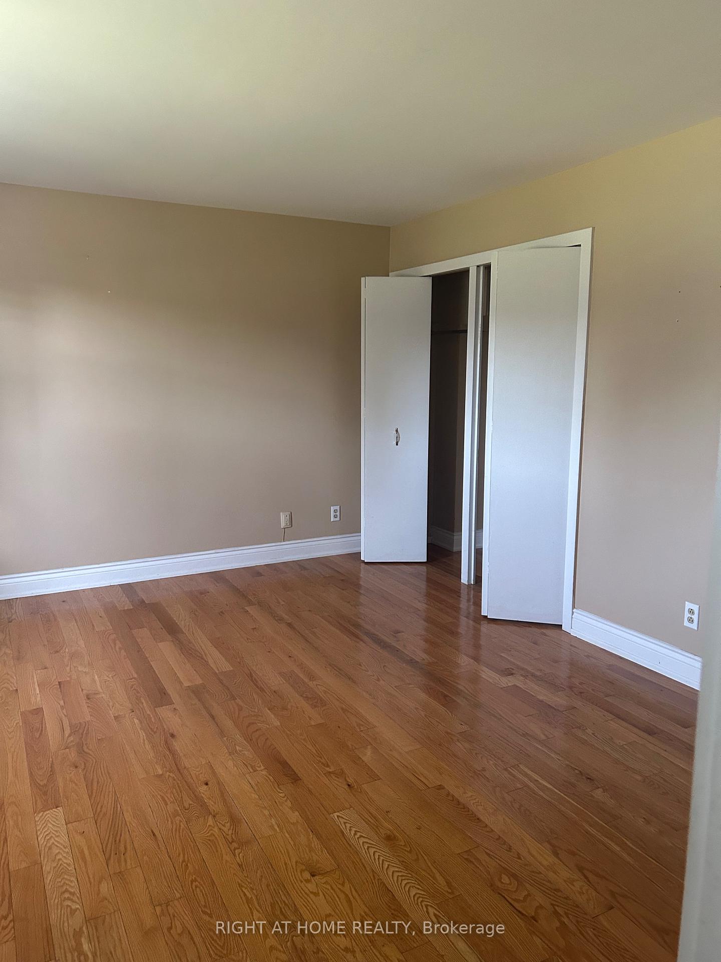 Photo 12 of 1592 Highway # 2 Street, Clarington, Courtice — HOMEH