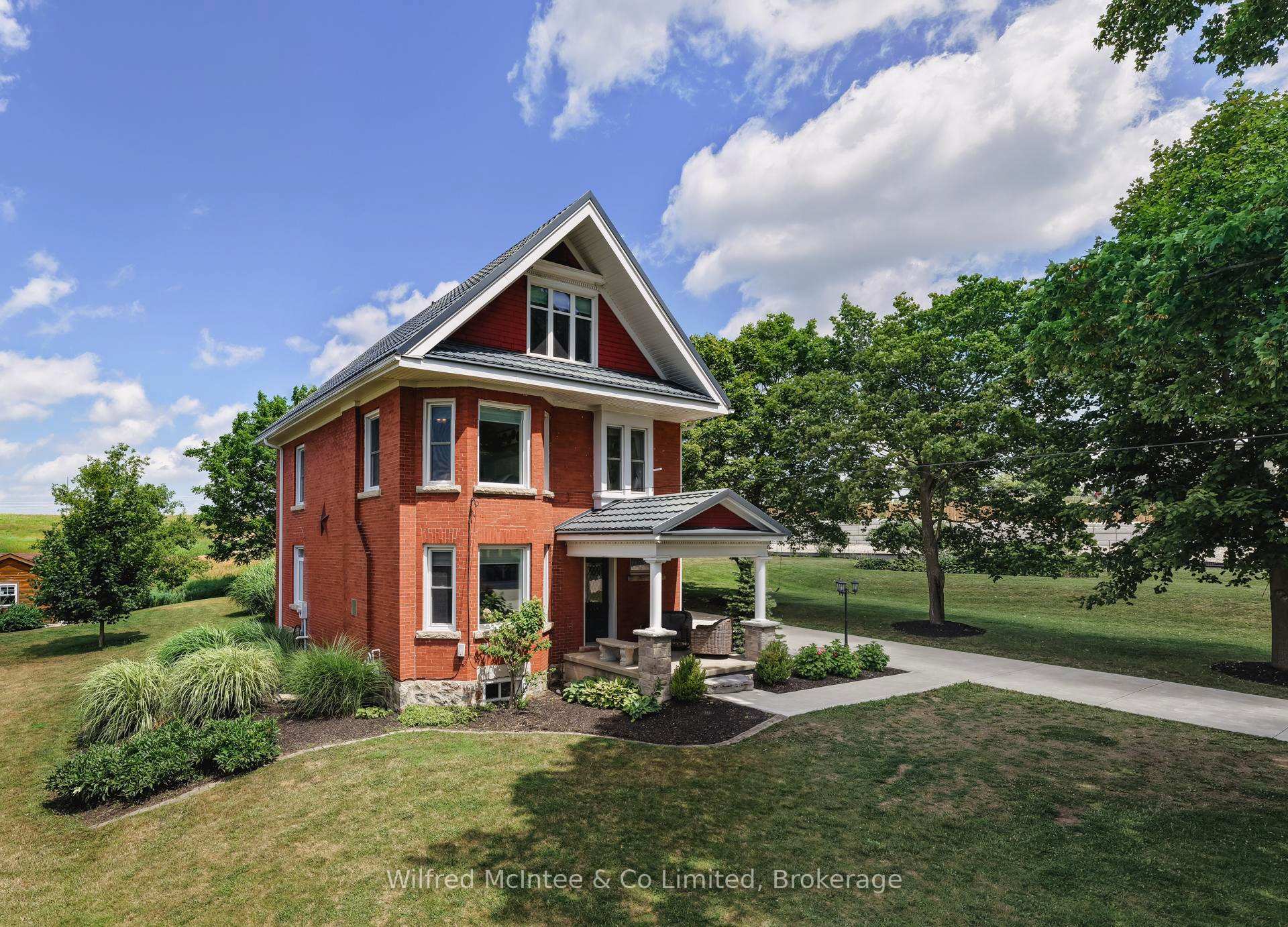 Photo 2 of 938 Old Durham Road, Brockton — HOMEH