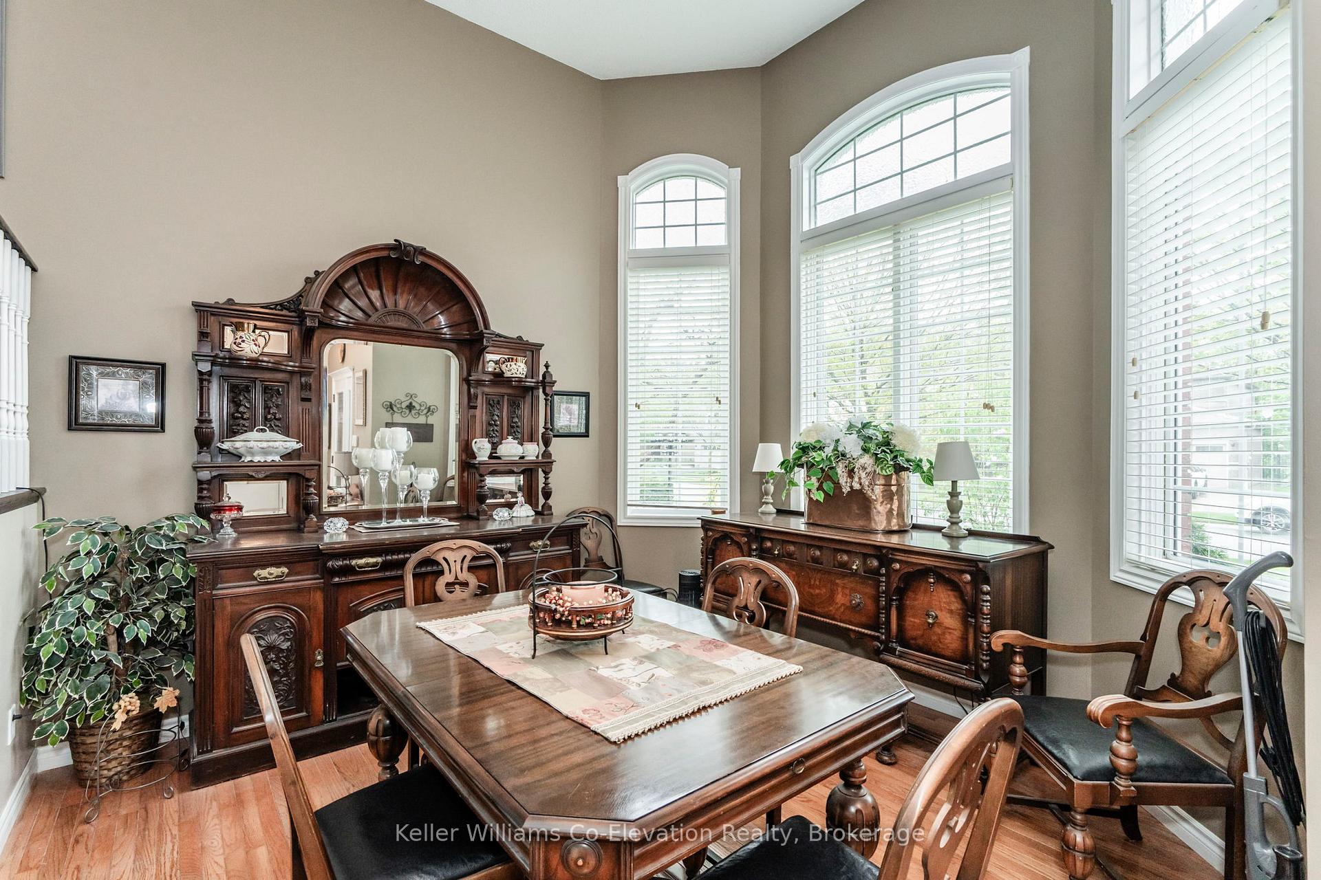 Photo 4 of 33 Allsop Crescent, Barrie, Holly — HOMEH