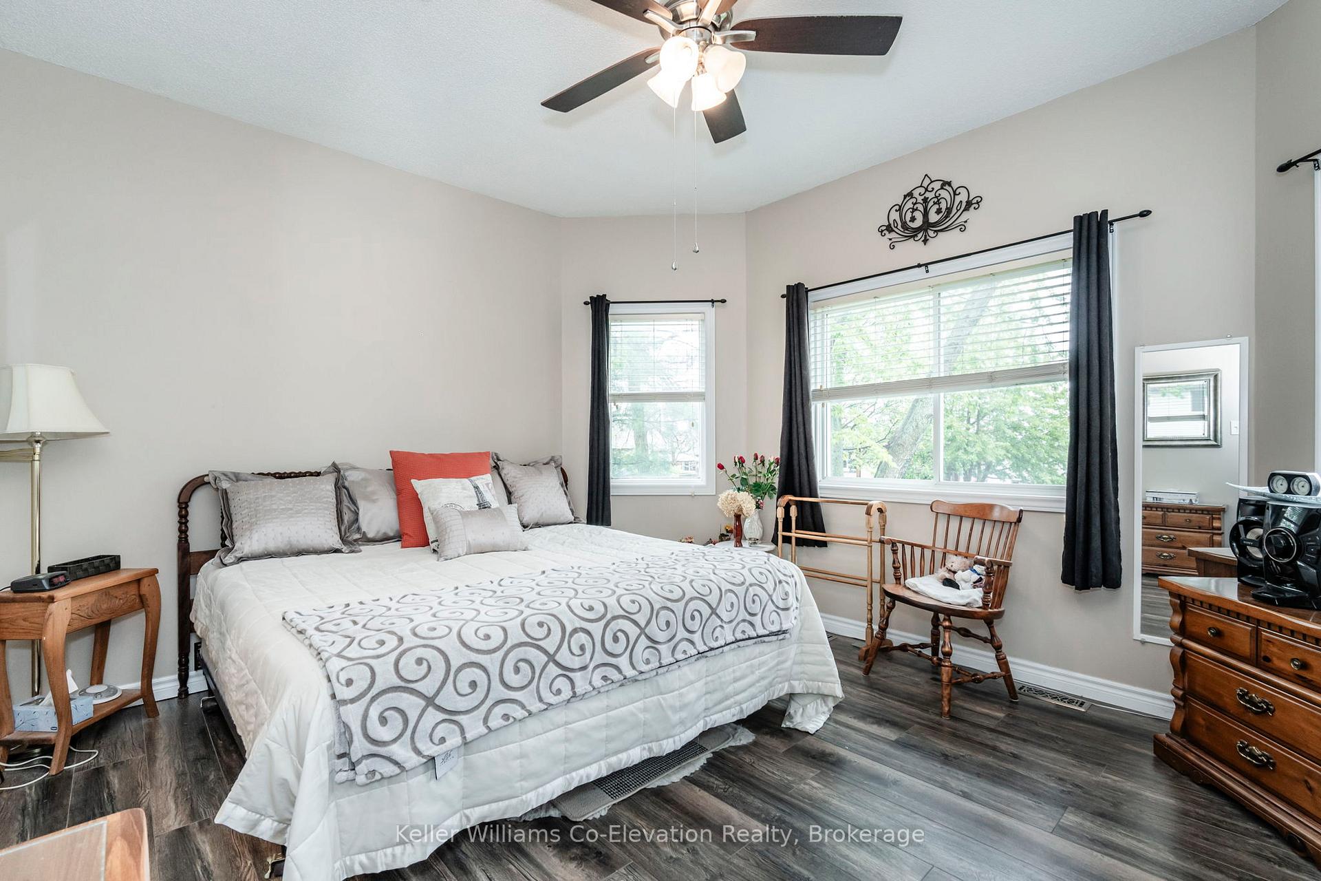 Photo 10 of 33 Allsop Crescent, Barrie, Holly — HOMEH