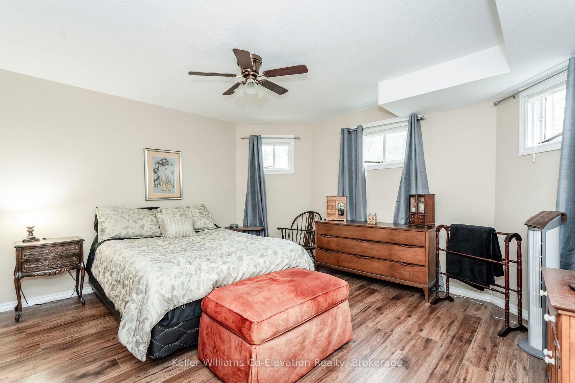 Photo 18 of 33 Allsop Crescent, Barrie, Holly — HOMEH