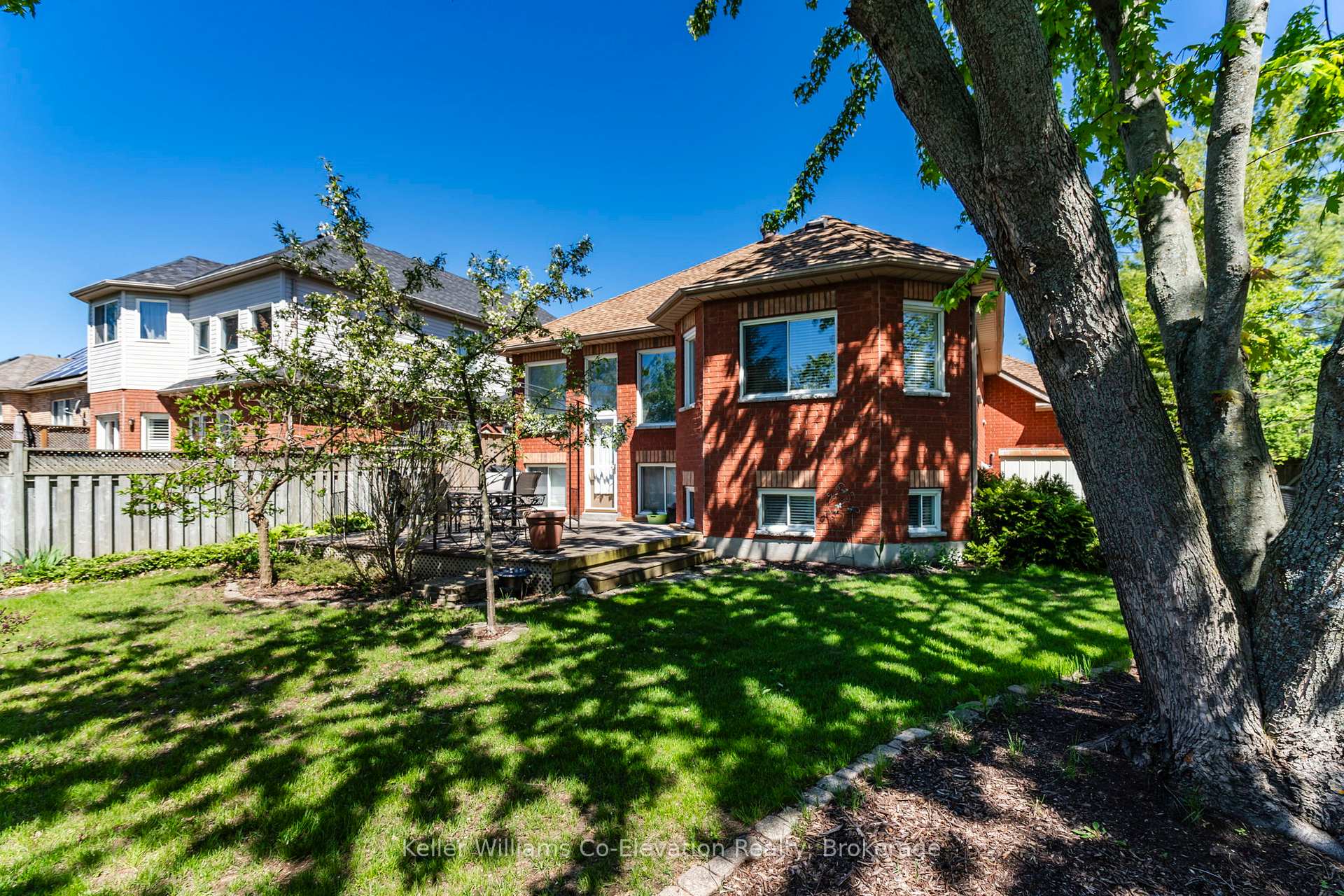 Photo 20 of 33 Allsop Crescent, Barrie, Holly — HOMEH