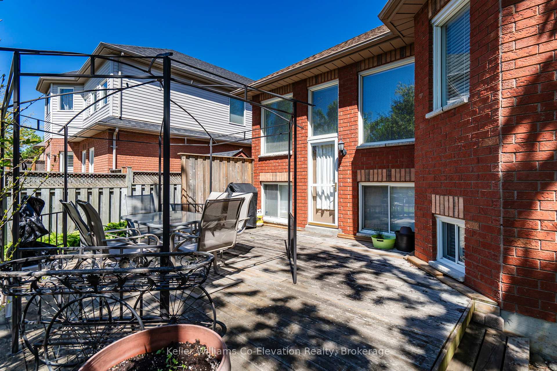 Photo 21 of 33 Allsop Crescent, Barrie, Holly — HOMEH