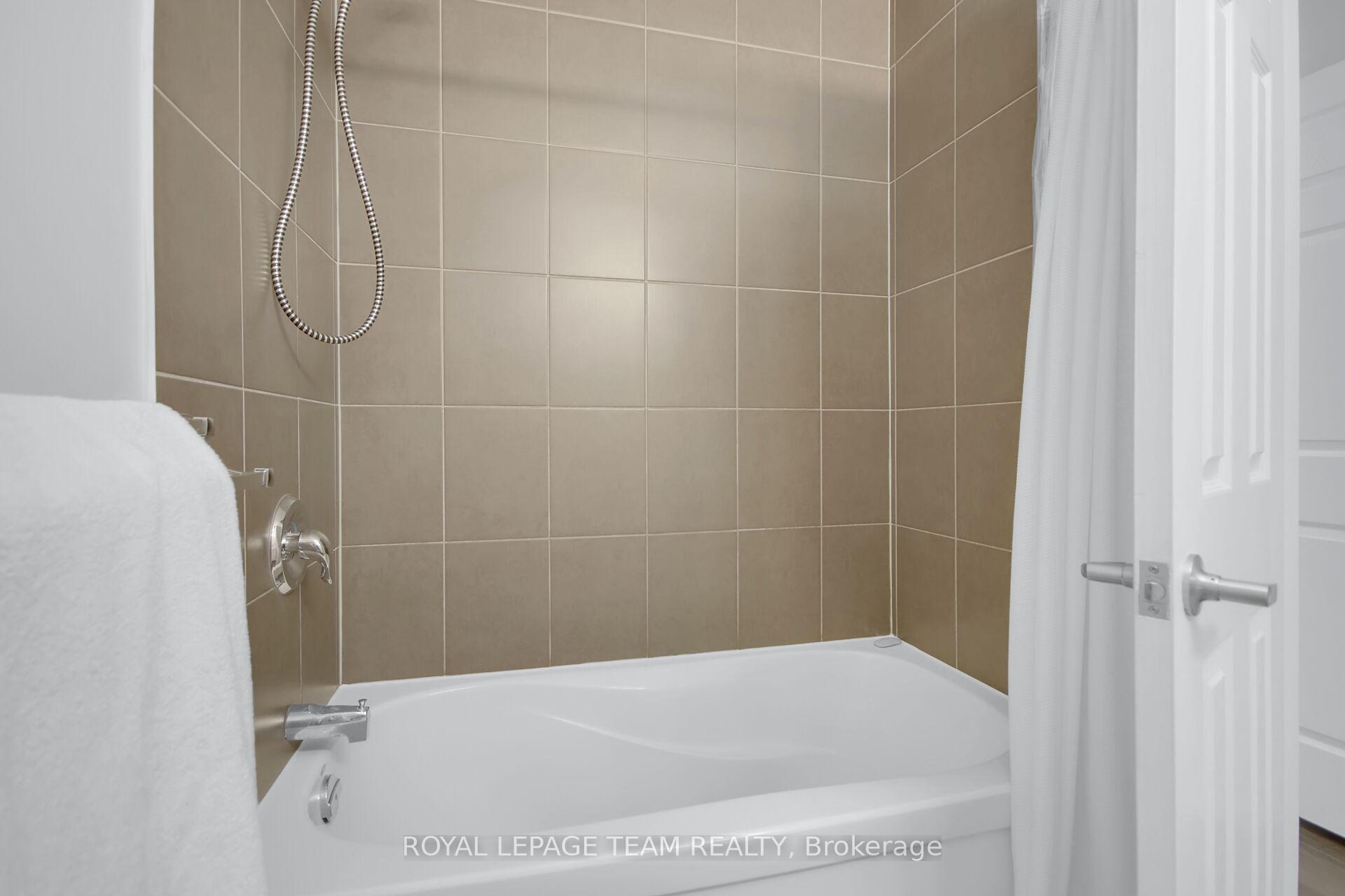 Photo 33 of Unit E, 3502 River Run Avenue E, Ottawa, Barrhaven - Half Moon Bay — HOMEH