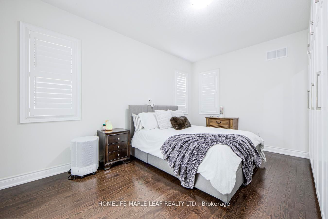 Photo 79 of 42 Foothills Crescent, Brampton, Toronto Gore Rural Estate — HOMEH