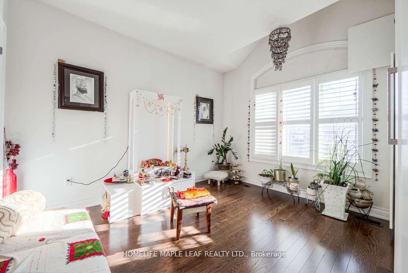 Photo 80 of 42 Foothills Crescent, Brampton, Toronto Gore Rural Estate — HOMEH