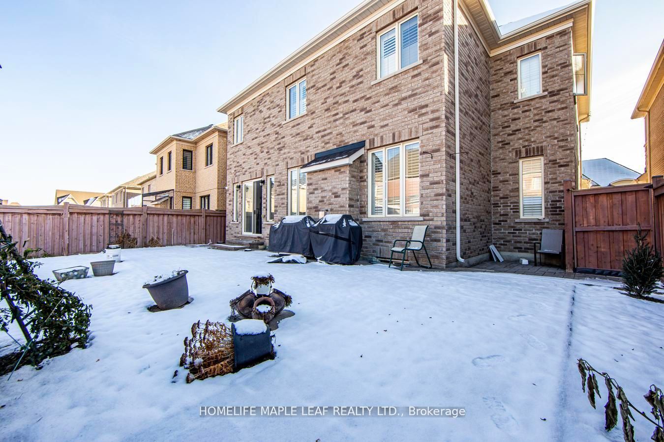 Photo 96 of 42 Foothills Crescent, Brampton, Toronto Gore Rural Estate — HOMEH