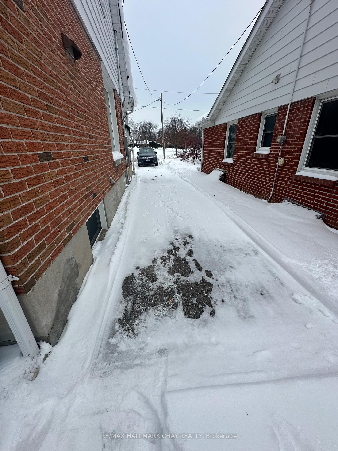 Photo 3 of Unit Lower, 68 Cook Street, Barrie, Codrington — HOMEH