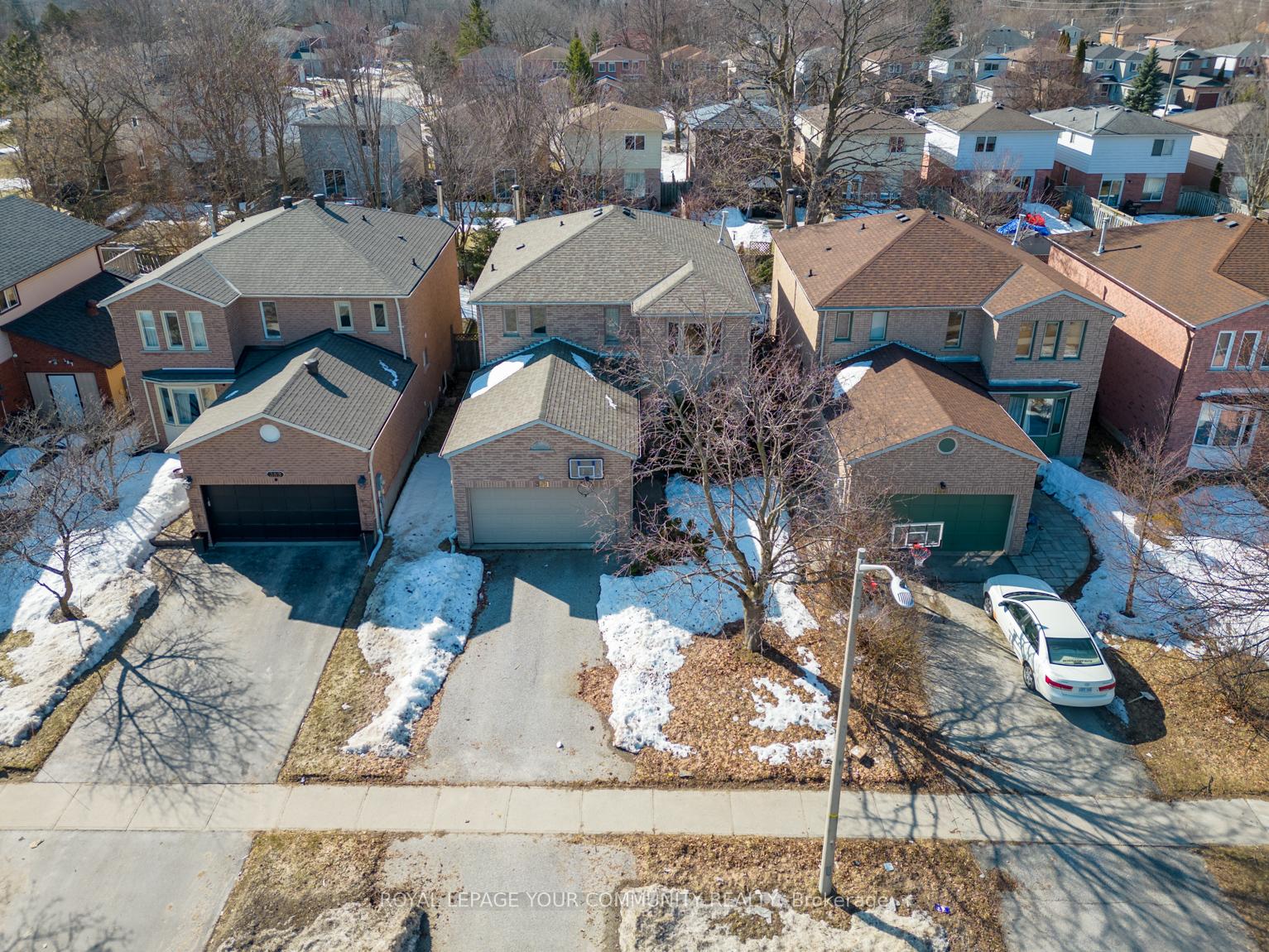 Front of 391 Hickling Trail