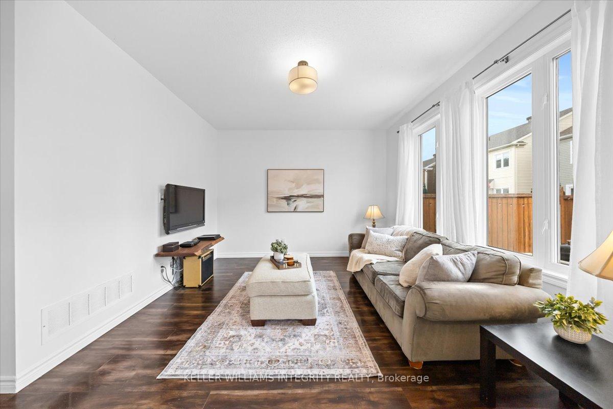 Photo 9 of 542 Dundonald Drive, Ottawa, Barrhaven - Half Moon Bay — HOMEH