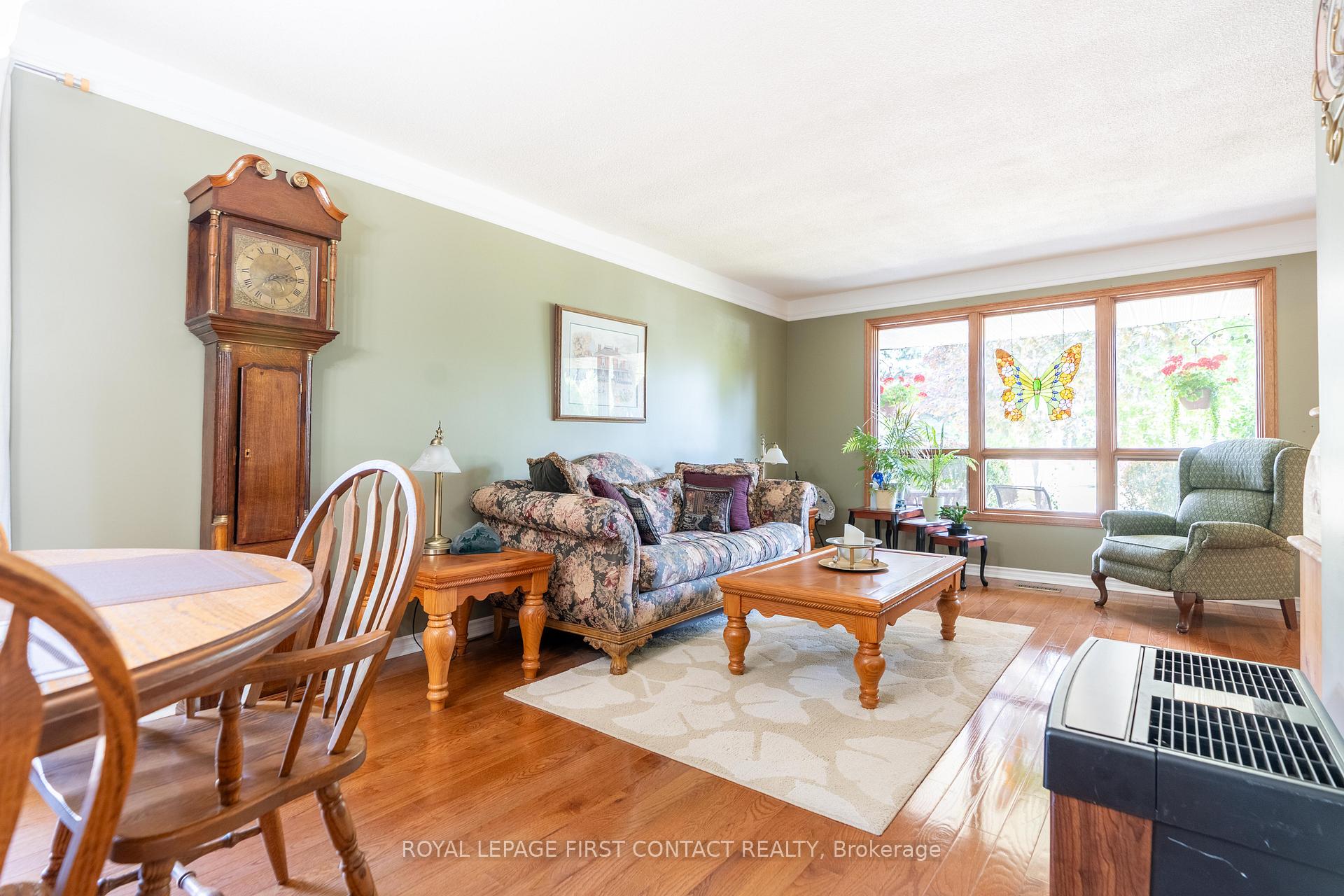 Photo 6 of 10 Grand Place, Barrie, Allandale Heights — HOMEH