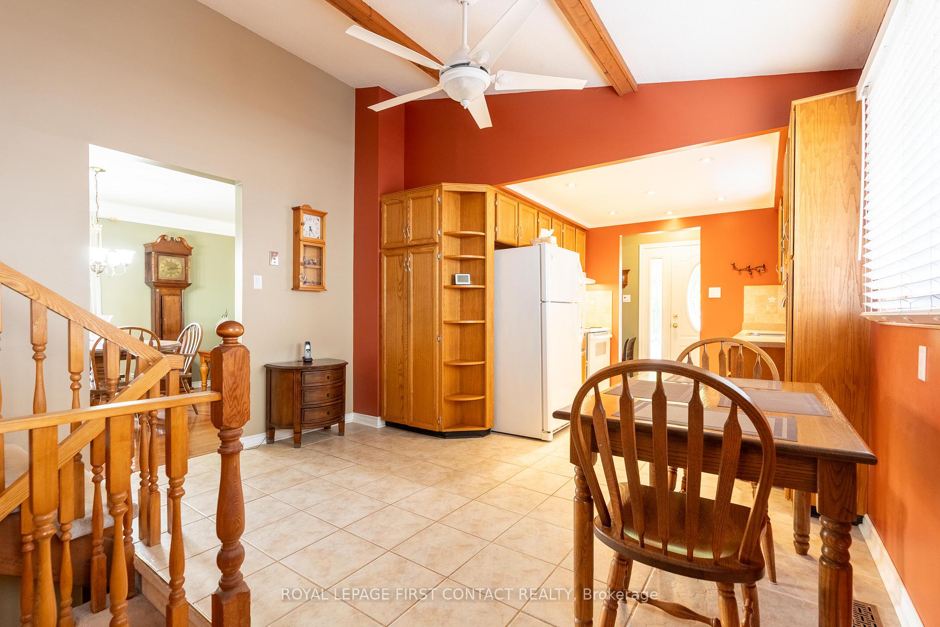 Photo 4 of 10 Grand Place, Barrie, Allandale Heights — HOMEH