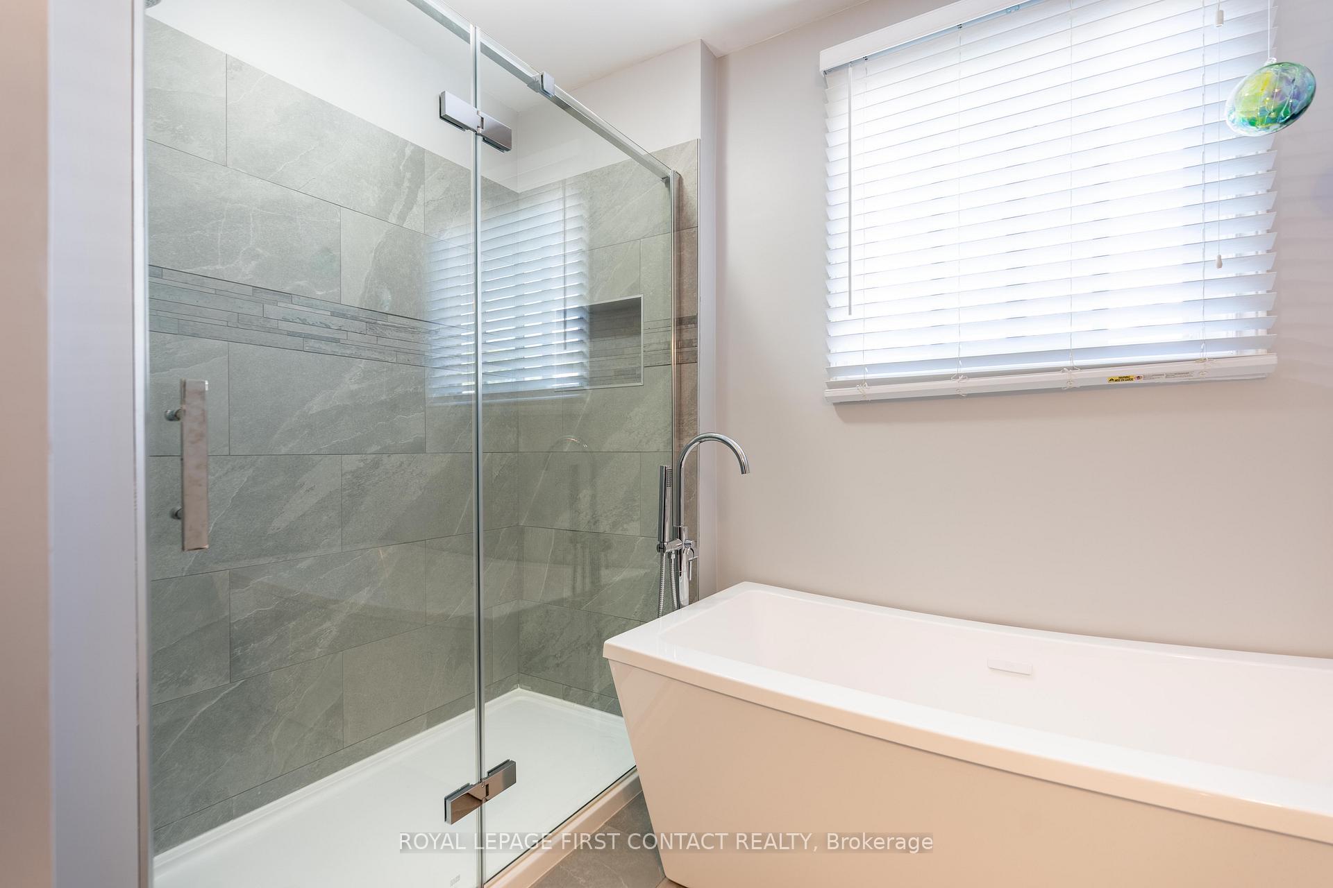 Photo 9 of 10 Grand Place, Barrie, Allandale Heights — HOMEH