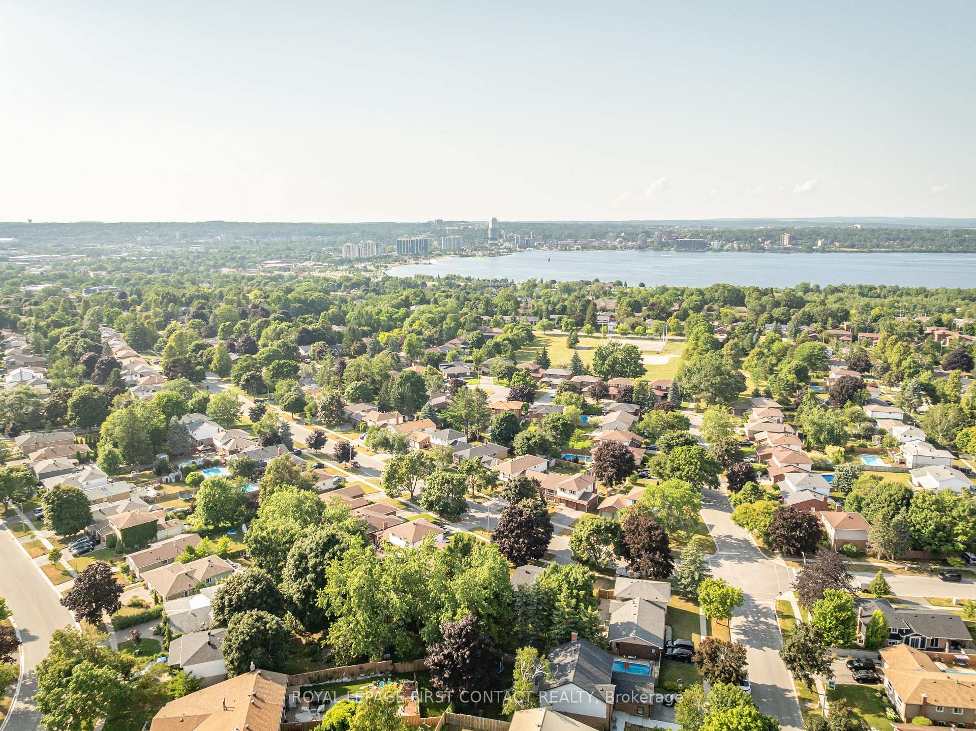 Photo 23 of 10 Grand Place, Barrie, Allandale Heights — HOMEH