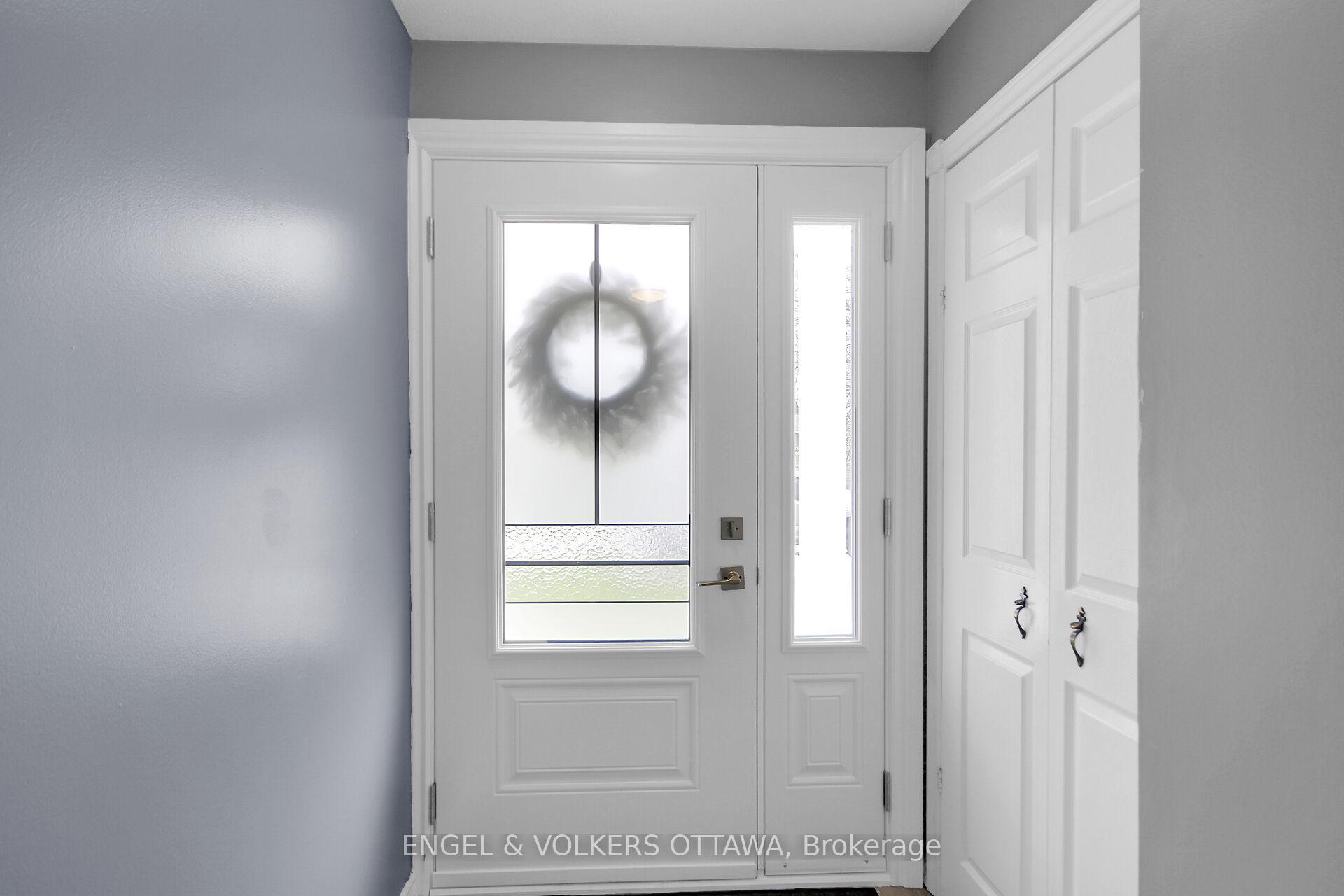 Photo 3 of 112 Fieldgate Drive, Ottawa, Barrhaven - Knollsbrook — HOMEH