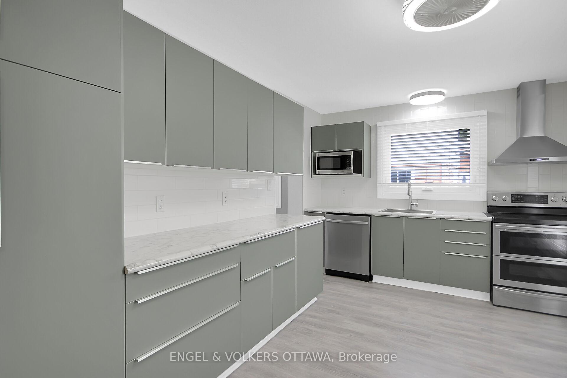 Photo 4 of 112 Fieldgate Drive, Ottawa, Barrhaven - Knollsbrook — HOMEH