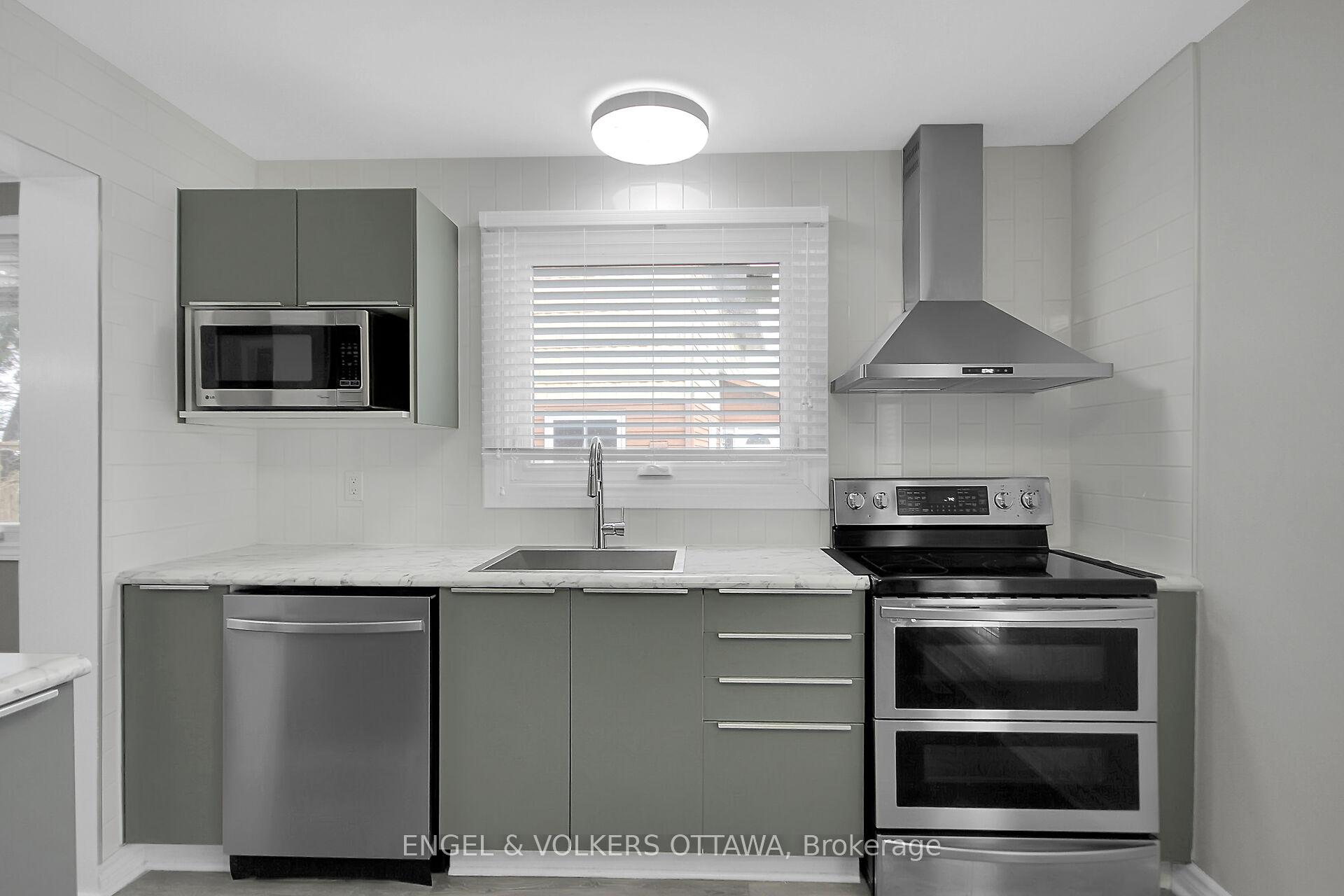 Photo 6 of 112 Fieldgate Drive, Ottawa, Barrhaven - Knollsbrook — HOMEH
