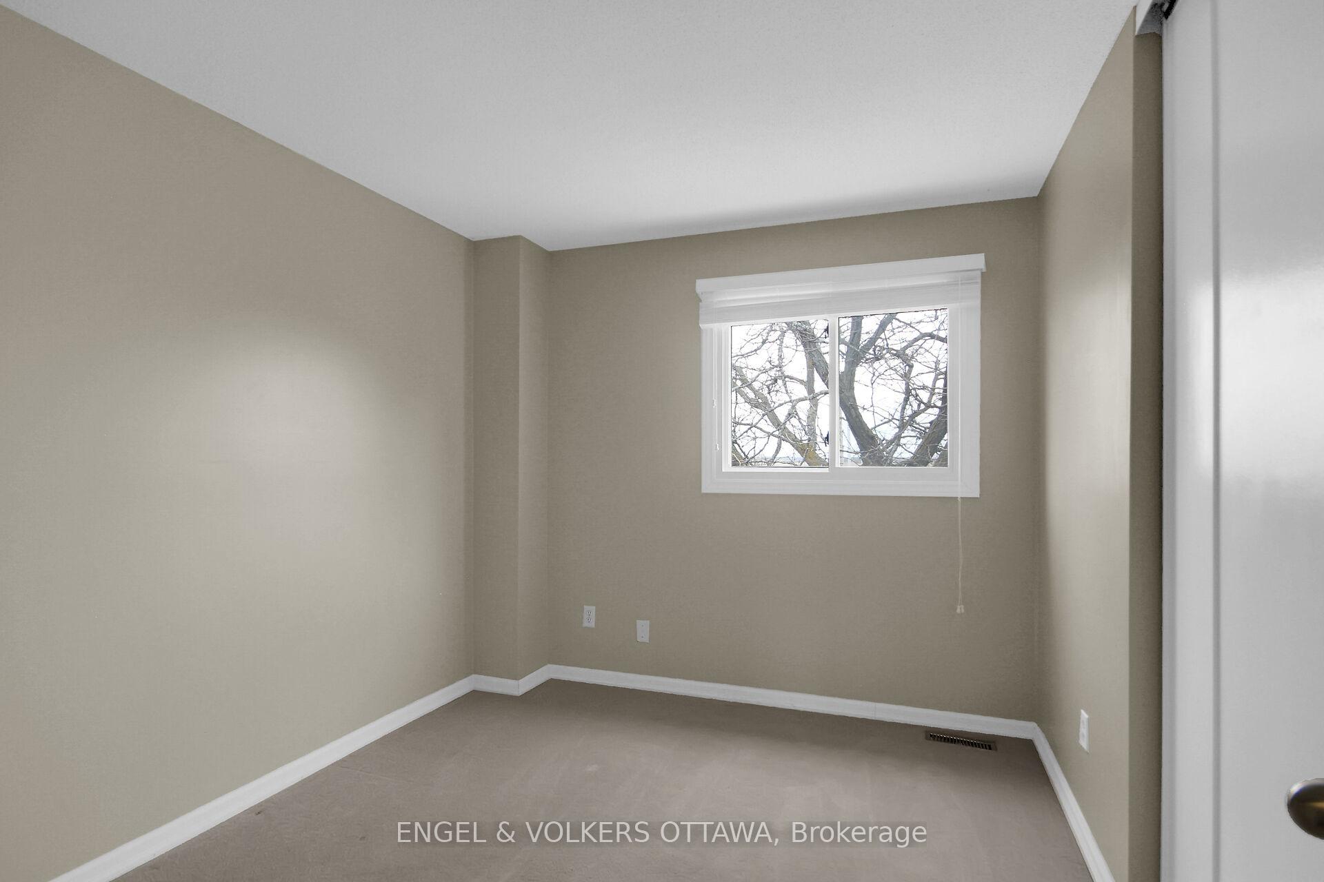 Photo 24 of 112 Fieldgate Drive, Ottawa, Barrhaven - Knollsbrook — HOMEH