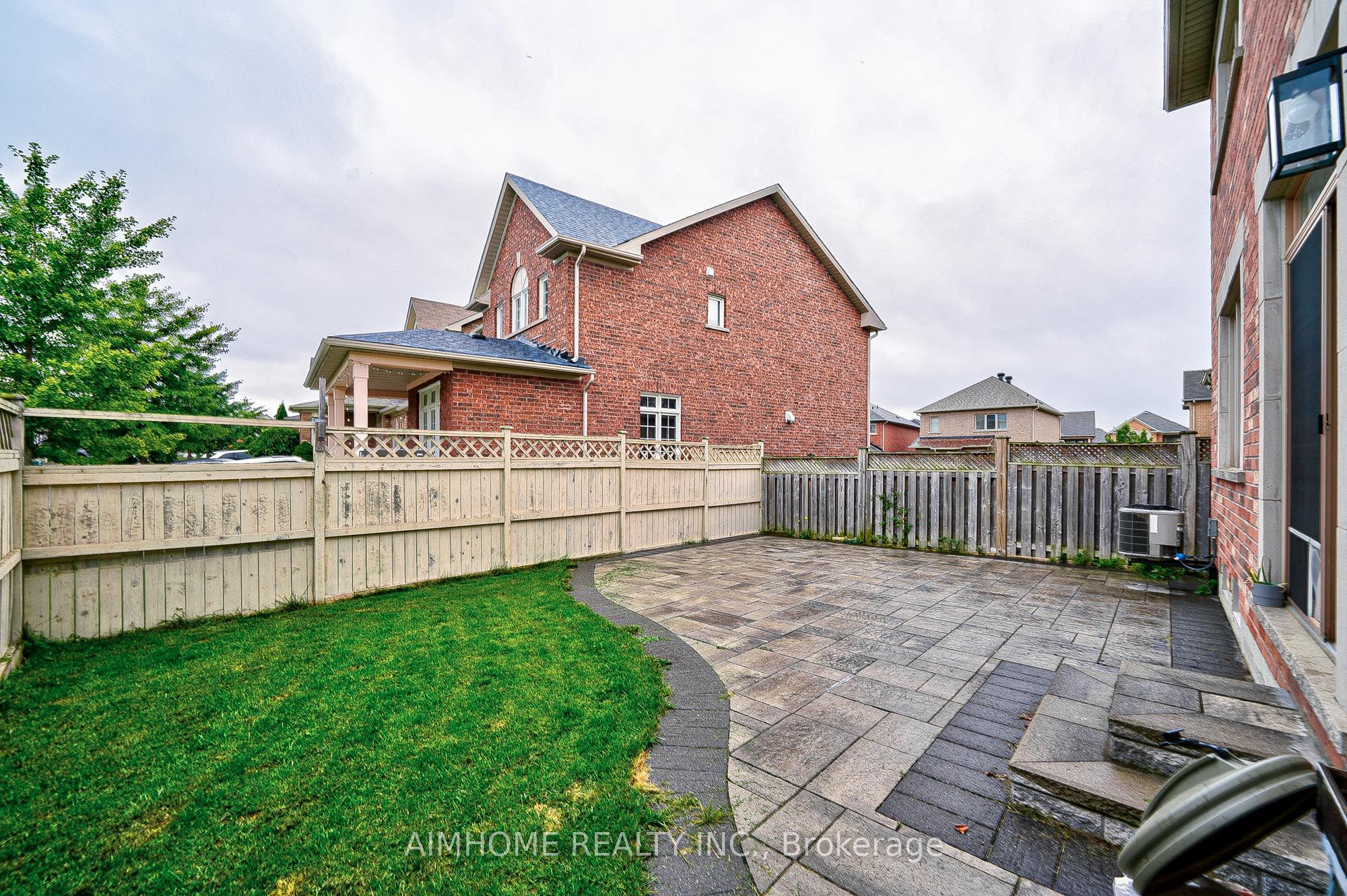 Photo 56 of 45 Darren Hill Trail, Markham, Greensborough — HOMEH