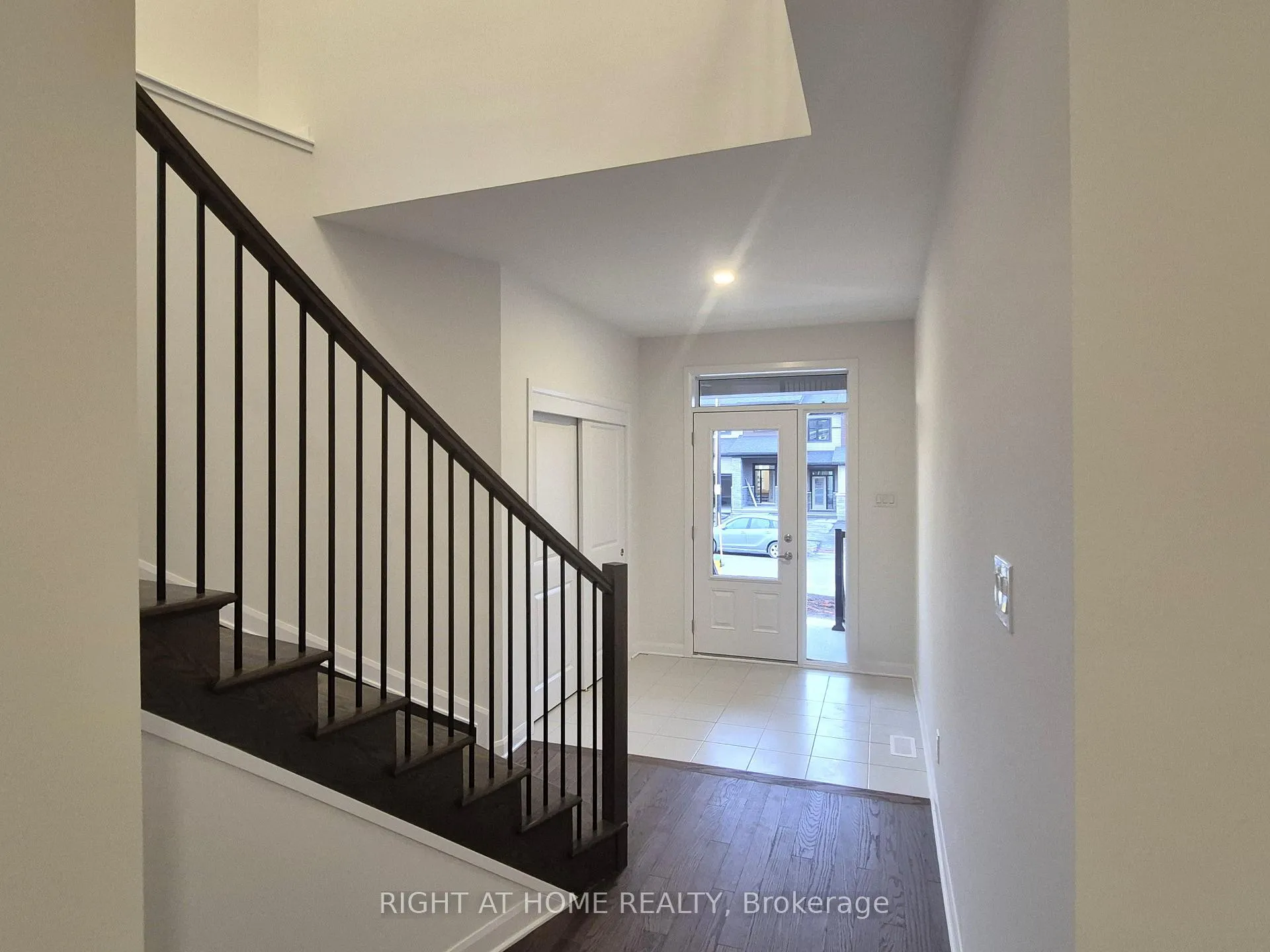 Photo 6 of 139 Invention Boulevard, Ottawa, Kanata - Morgan's Grant/South March — HOMEH
