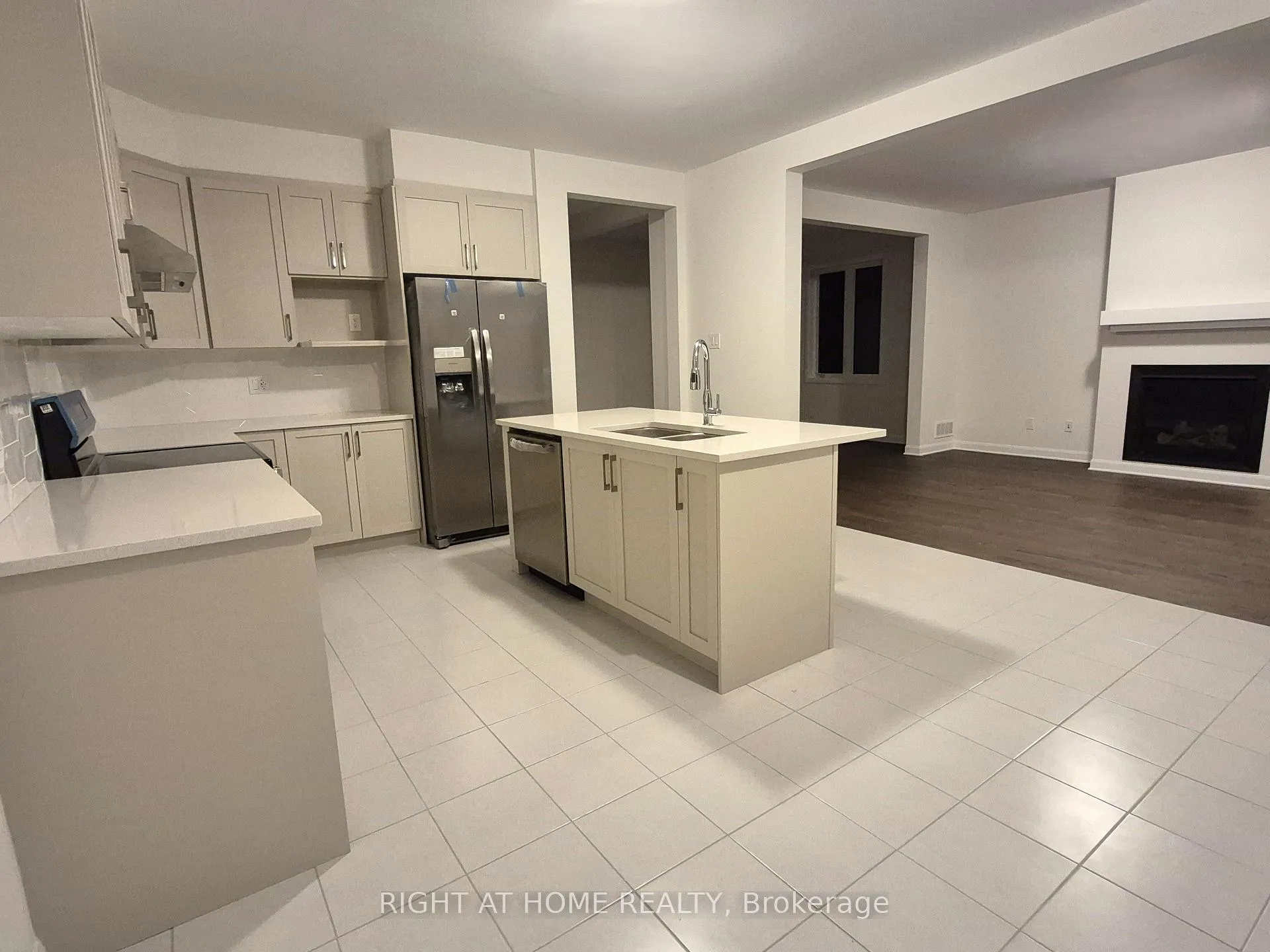 Photo 31 of 139 Invention Boulevard, Ottawa, Kanata - Morgan's Grant/South March — HOMEH